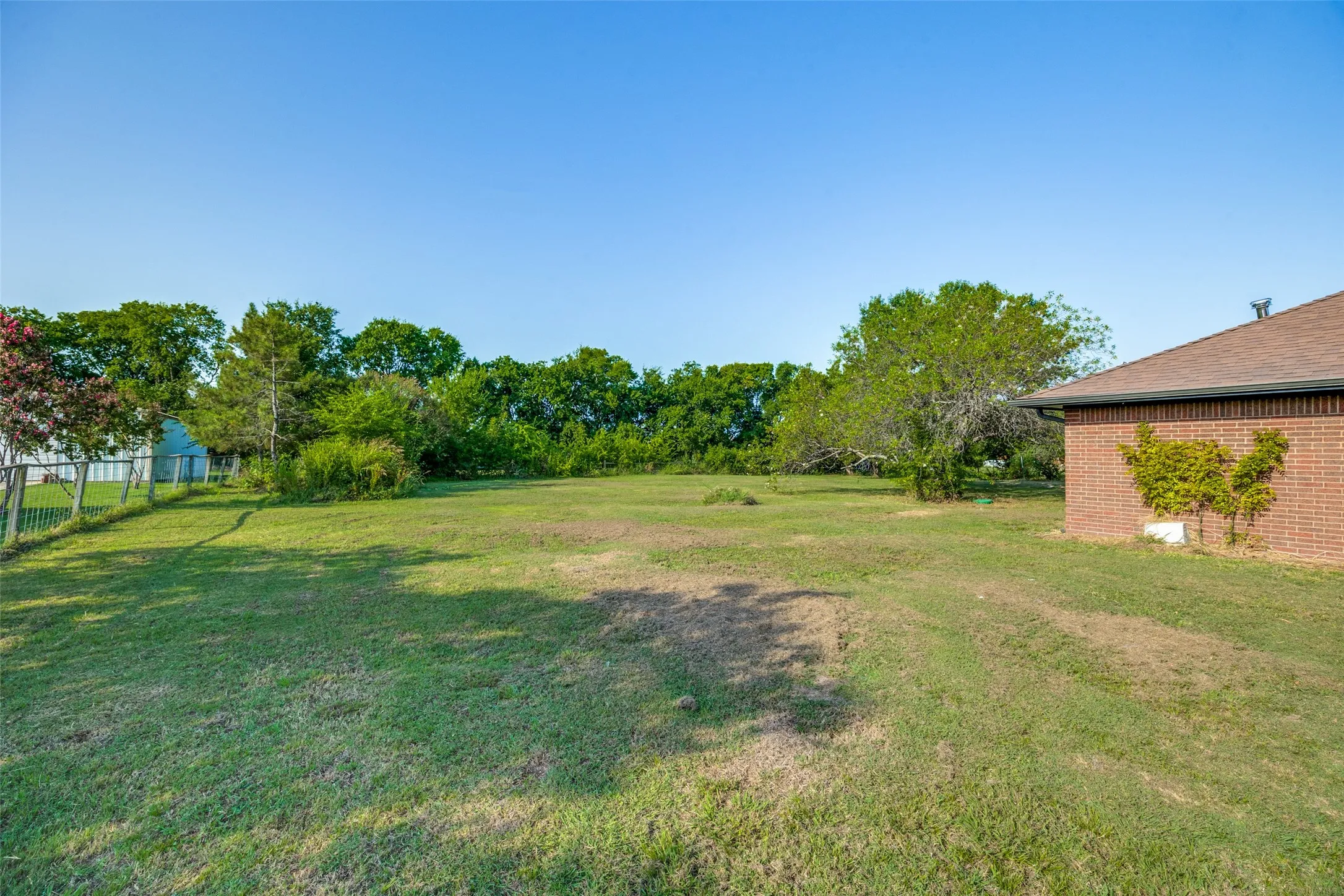 Single Family Residence For Sale in Collin County , 1341 Carlo Drive, Princeton, Texas 75407, 3 Bedroom, 2 Bathroom, 2 Garage spaces, 1,474 Sqft, built in 1997, mls#21309418, Real Estate Agent in Princeton, Homes For Sale in Collin county, Homes For Sale in Princeton, Realtor in Princeton Texas, Real Estate Brokerage Independent Realty Texas, Luminita Cordes Realtor