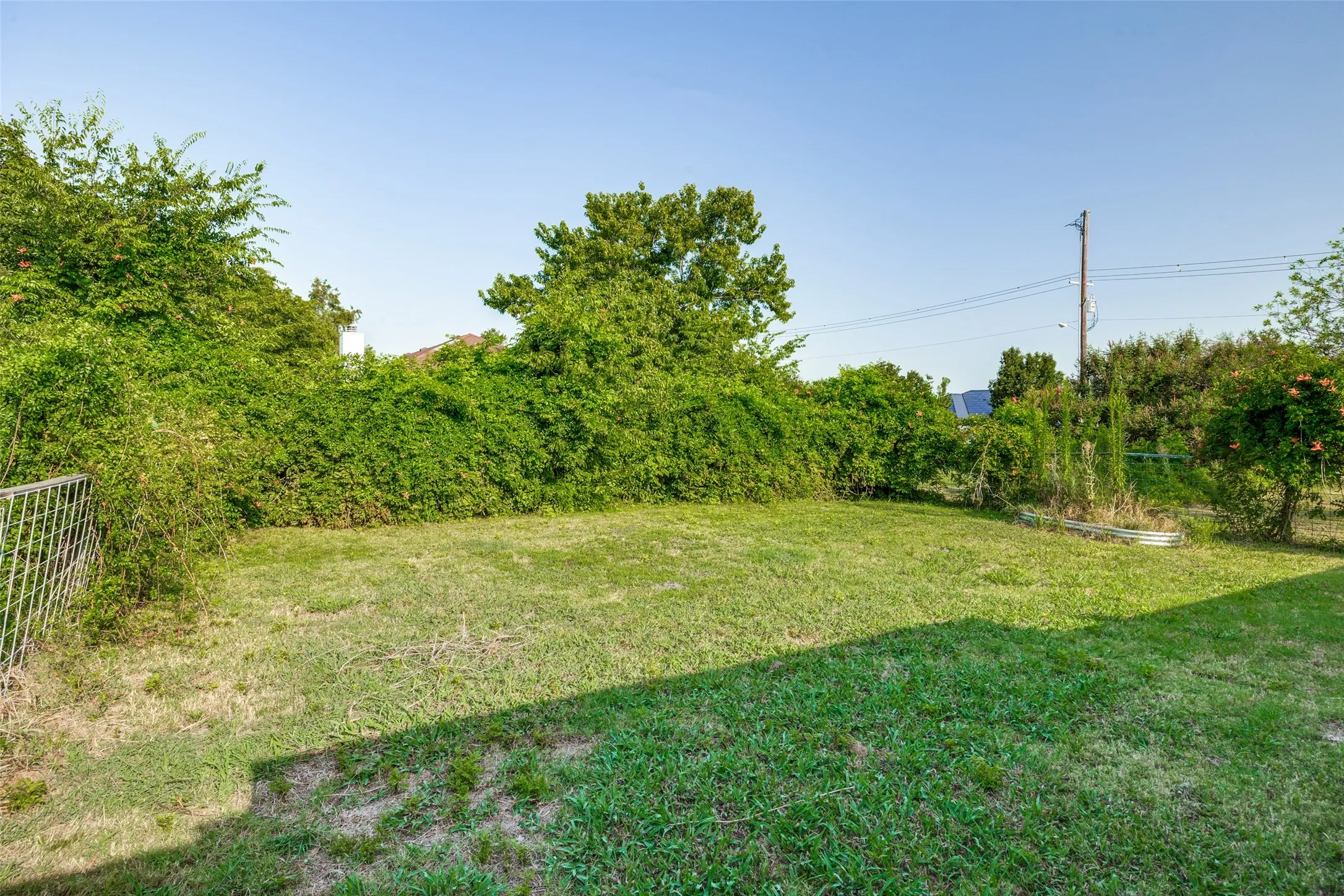Single Family Residence For Sale in Collin County , 1341 Carlo Drive, Princeton, Texas 75407, 3 Bedroom, 2 Bathroom, 2 Garage spaces, 1,474 Sqft, built in 1997, mls#21309418, Real Estate Agent in Princeton, Homes For Sale in Collin county, Homes For Sale in Princeton, Realtor in Princeton Texas, Real Estate Brokerage Independent Realty Texas, Luminita Cordes Realtor