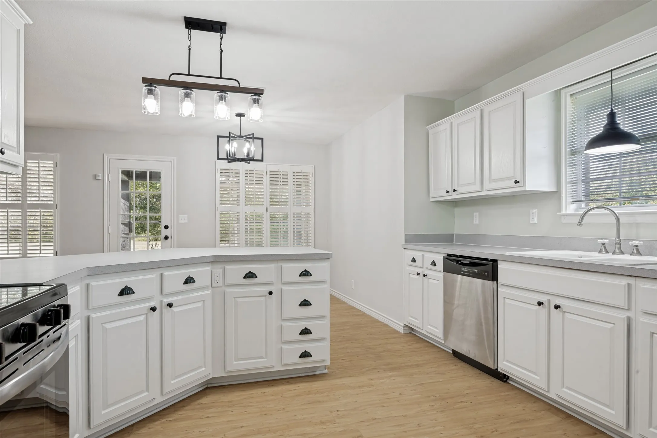 Single Family Residence For Sale in Collin County , 1341 Carlo Drive, Princeton, Texas 75407, 3 Bedroom, 2 Bathroom, 2 Garage spaces, 1,474 Sqft, built in 1997, mls#21309418, Real Estate Agent in Princeton, Homes For Sale in Collin county, Homes For Sale in Princeton, Realtor in Princeton Texas, Real Estate Brokerage Independent Realty Texas, Luminita Cordes Realtor