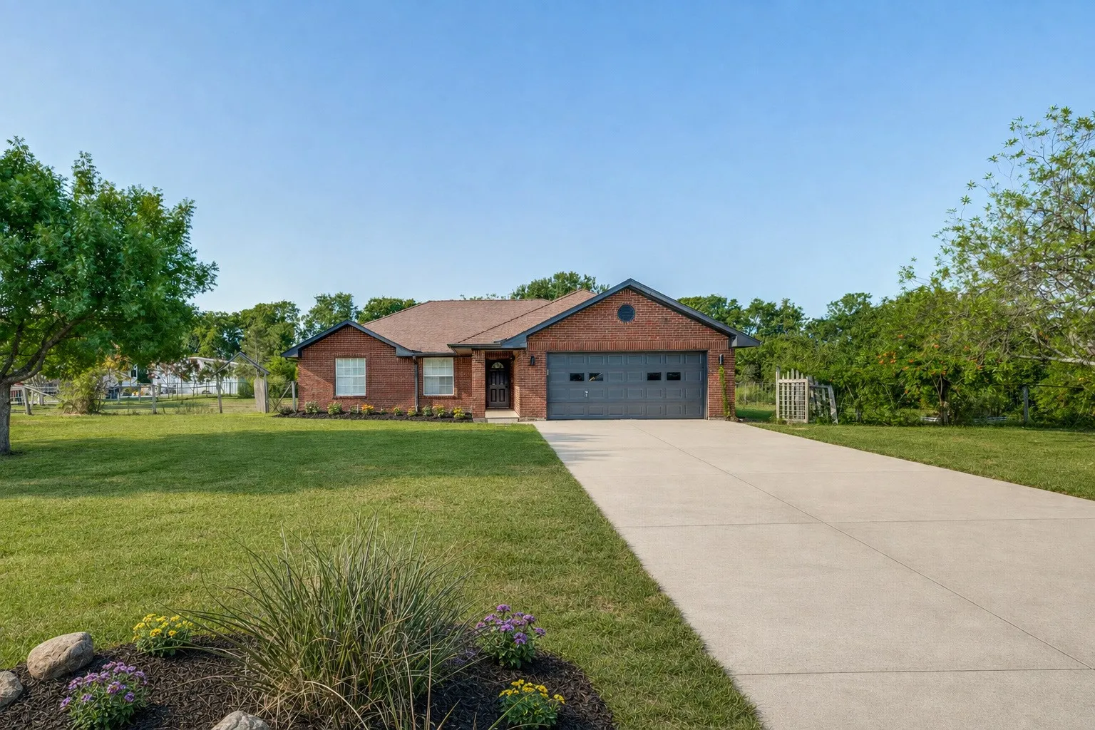 Single Family Residence For Sale in Collin County , 1341 Carlo Drive, Princeton, Texas 75407, 3 Bedroom, 2 Bathroom, 2 Garage spaces, 1,474 Sqft, built in 1997, mls#21309418, Real Estate Agent in Princeton, Homes For Sale in Collin county, Homes For Sale in Princeton, Realtor in Princeton Texas, Real Estate Brokerage Independent Realty Texas, Luminita Cordes Realtor