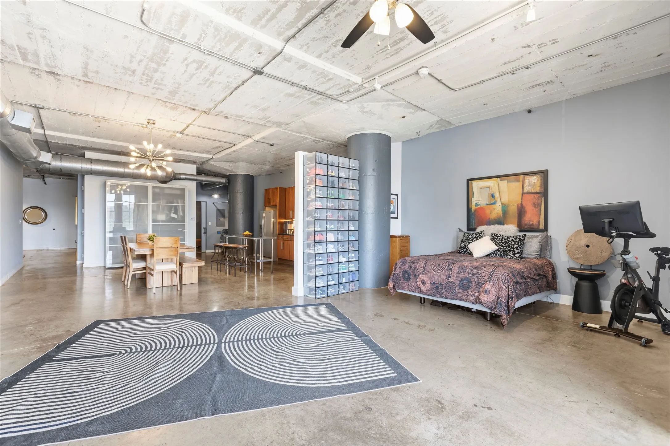 Condominium For Sale in Dallas County , 1122 Jackson Street 402, Dallas, Texas 75202, 2 Bedroom, 1 Bathroom, 2 Garage spaces, 1,411 Sqft, built in 1925, Price $310,000, mls#21325593, Real Estate Agent in Dallas, Homes For Sale in Dallas county, Homes For Sale in Dallas, Realtor in Dallas Texas, Real Estate Brokerage Independent Realty Texas, Luminita Cordes Realtor