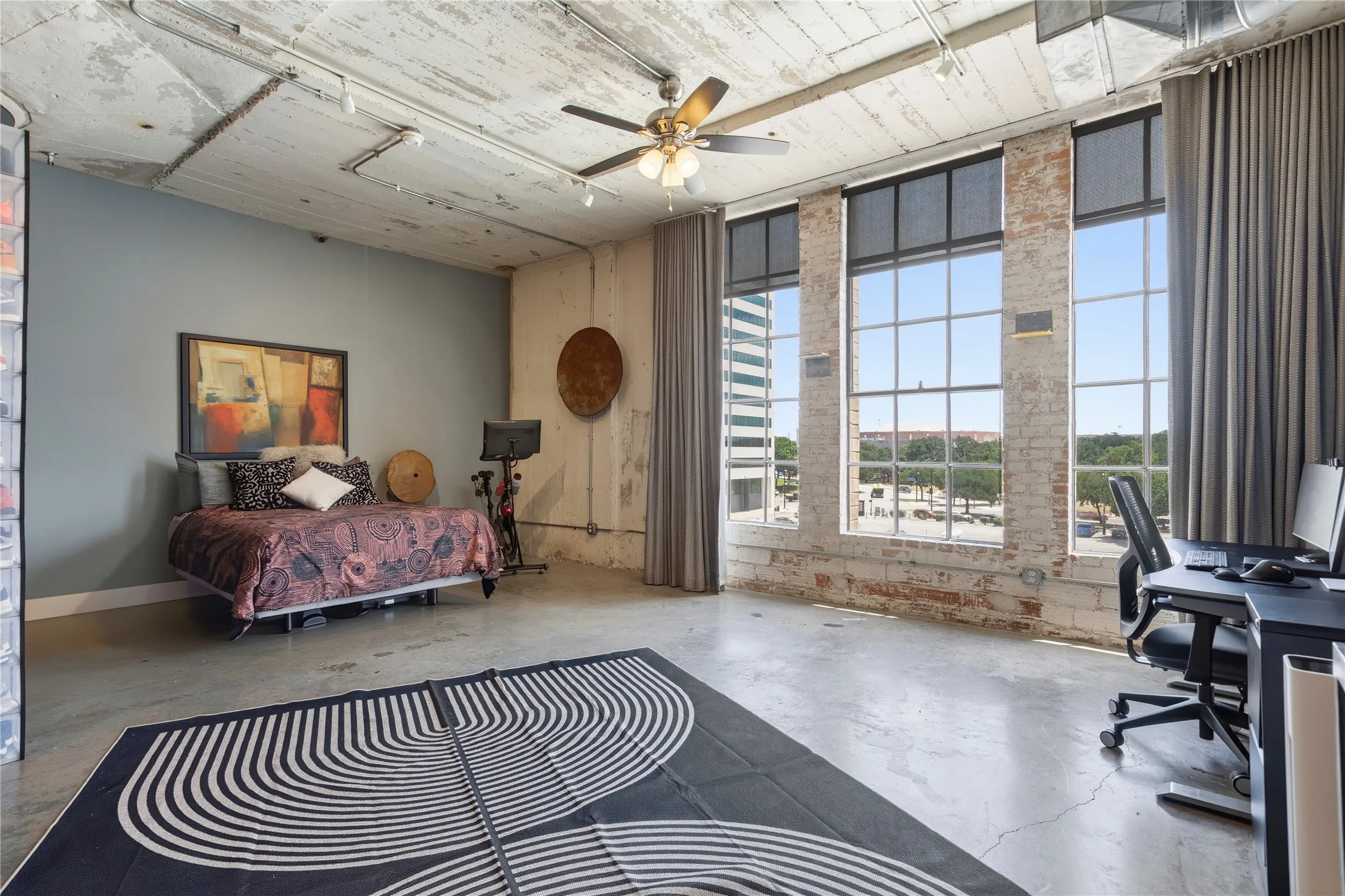 Condominium For Sale in Dallas County , 1122 Jackson Street 402, Dallas, Texas 75202, 2 Bedroom, 1 Bathroom, 2 Garage spaces, 1,411 Sqft, built in 1925, Price $310,000, mls#21325593, Real Estate Agent in Dallas, Homes For Sale in Dallas county, Homes For Sale in Dallas, Realtor in Dallas Texas, Real Estate Brokerage Independent Realty Texas, Luminita Cordes Realtor