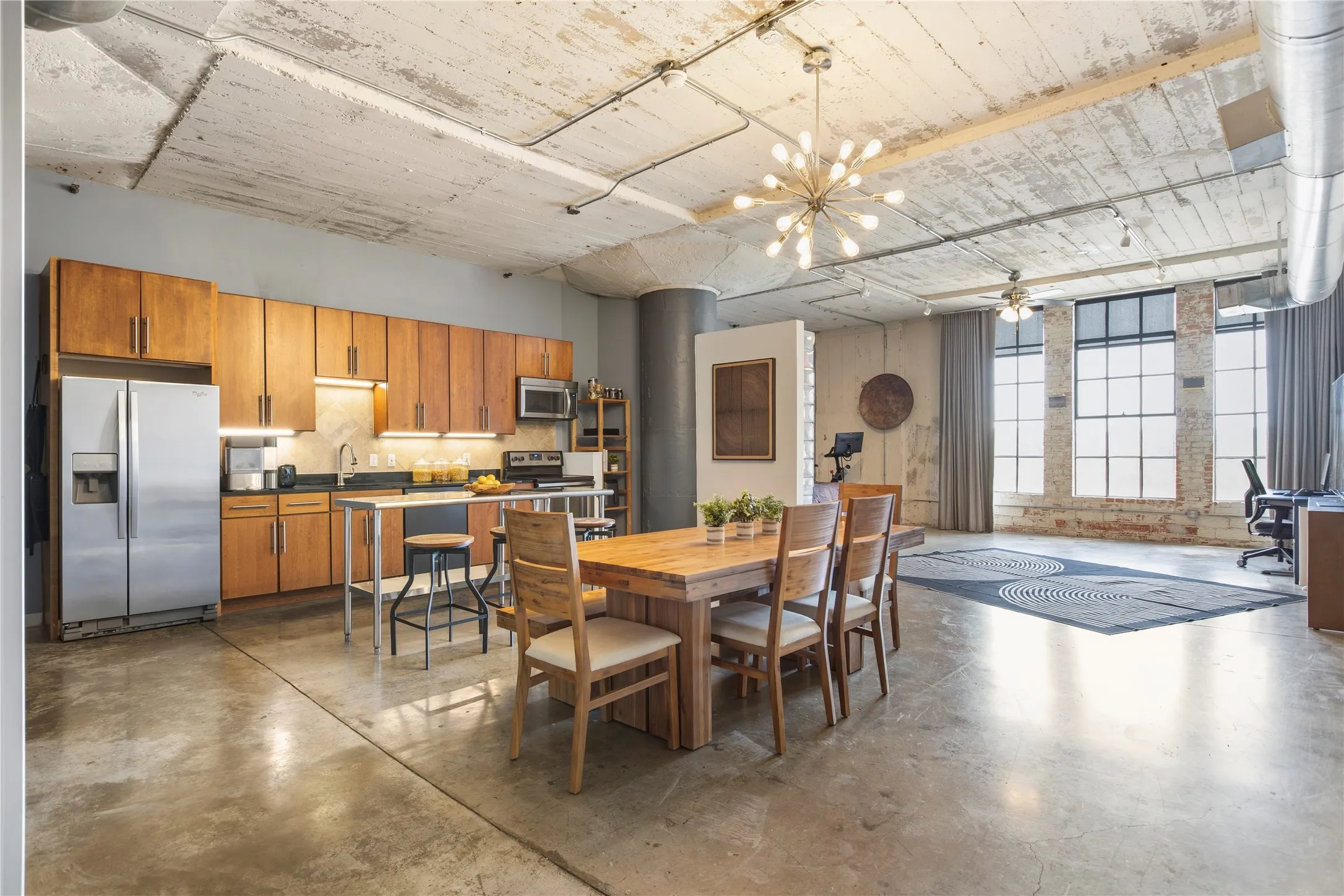 Condominium For Sale in Dallas County , 1122 Jackson Street 402, Dallas, Texas 75202, 2 Bedroom, 1 Bathroom, 2 Garage spaces, 1,411 Sqft, built in 1925, Price $310,000, mls#21325593, Real Estate Agent in Dallas, Homes For Sale in Dallas county, Homes For Sale in Dallas, Realtor in Dallas Texas, Real Estate Brokerage Independent Realty Texas, Luminita Cordes Realtor