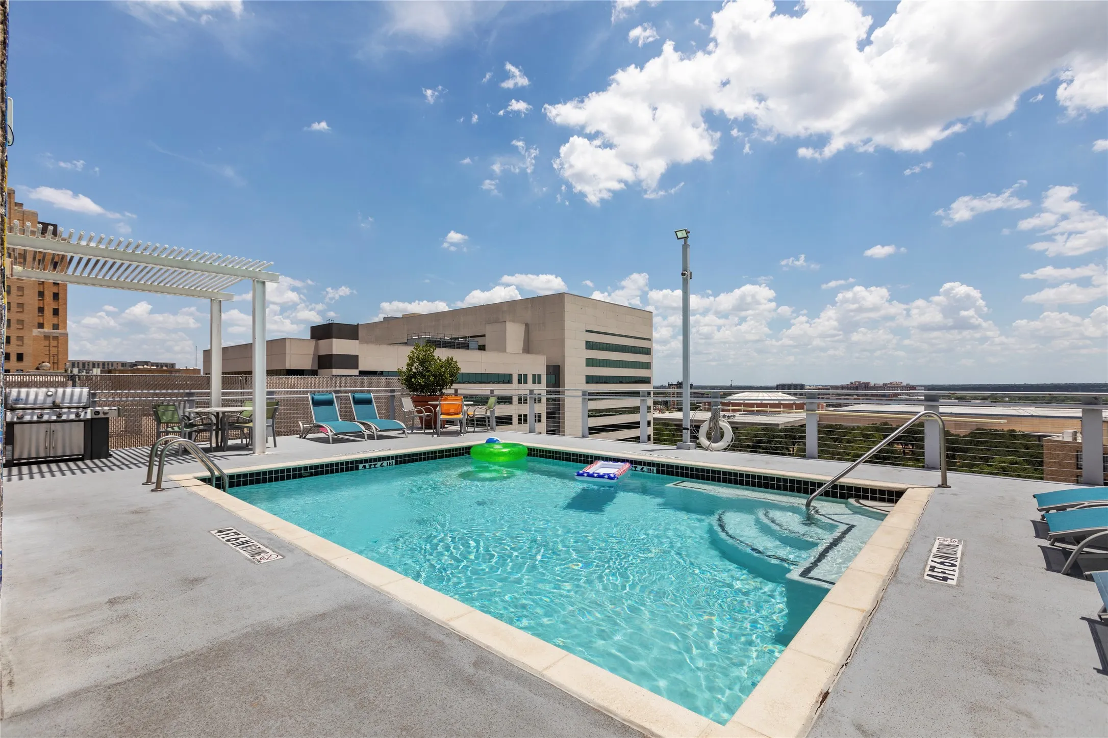Condominium For Sale in Dallas County , 1122 Jackson Street 402, Dallas, Texas 75202, 2 Bedroom, 1 Bathroom, 2 Garage spaces, 1,411 Sqft, built in 1925, Price $310,000, mls#21325593, Real Estate Agent in Dallas, Homes For Sale in Dallas county, Homes For Sale in Dallas, Realtor in Dallas Texas, Real Estate Brokerage Independent Realty Texas, Luminita Cordes Realtor
