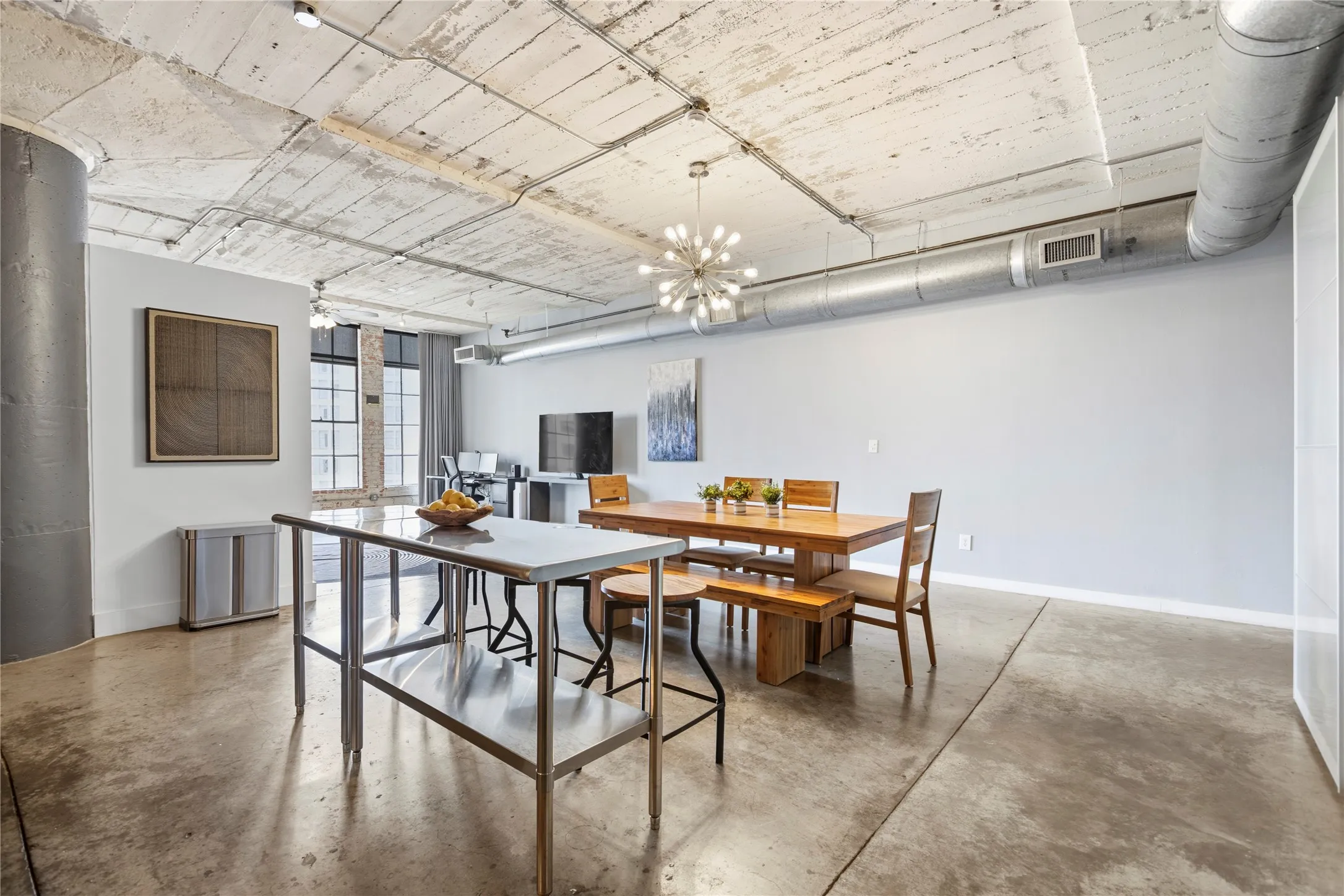Condominium For Sale in Dallas County , 1122 Jackson Street 402, Dallas, Texas 75202, 2 Bedroom, 1 Bathroom, 2 Garage spaces, 1,411 Sqft, built in 1925, Price $310,000, mls#21325593, Real Estate Agent in Dallas, Homes For Sale in Dallas county, Homes For Sale in Dallas, Realtor in Dallas Texas, Real Estate Brokerage Independent Realty Texas, Luminita Cordes Realtor