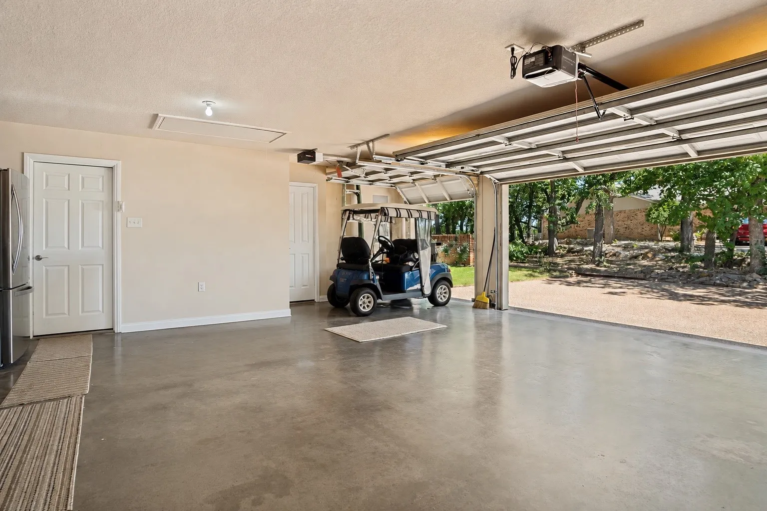 Single Family Residence For Sale in Wise County , 222 Hart Court, Runaway Bay, Texas 76426, 4 Bedroom, 2 Bathroom, 2 Garage spaces, 2,198 Sqft, built in 2002, mls#21323407, Real Estate Agent in Runaway Bay, Homes For Sale in Wise county, Homes For Sale in Runaway Bay, Realtor in Runaway Bay Texas, Real Estate Brokerage Independent Realty Texas, Luminita Cordes Realtor