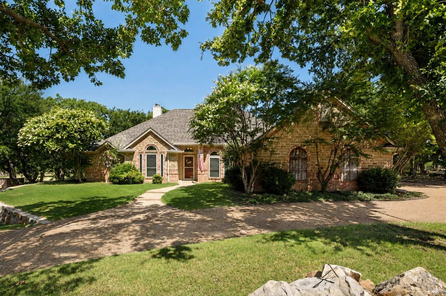 Single Family Residence For Sale in Wise County , 222 Hart Court, Runaway Bay, Texas 76426, 4 Bedroom, 2 Bathroom, 2 Garage spaces, 2,198 Sqft, built in 2002, mls#21323407, Real Estate Agent in Runaway Bay, Homes For Sale in Wise county, Homes For Sale in Runaway Bay, Realtor in Runaway Bay Texas, Real Estate Brokerage Independent Realty Texas, Luminita Cordes Realtor