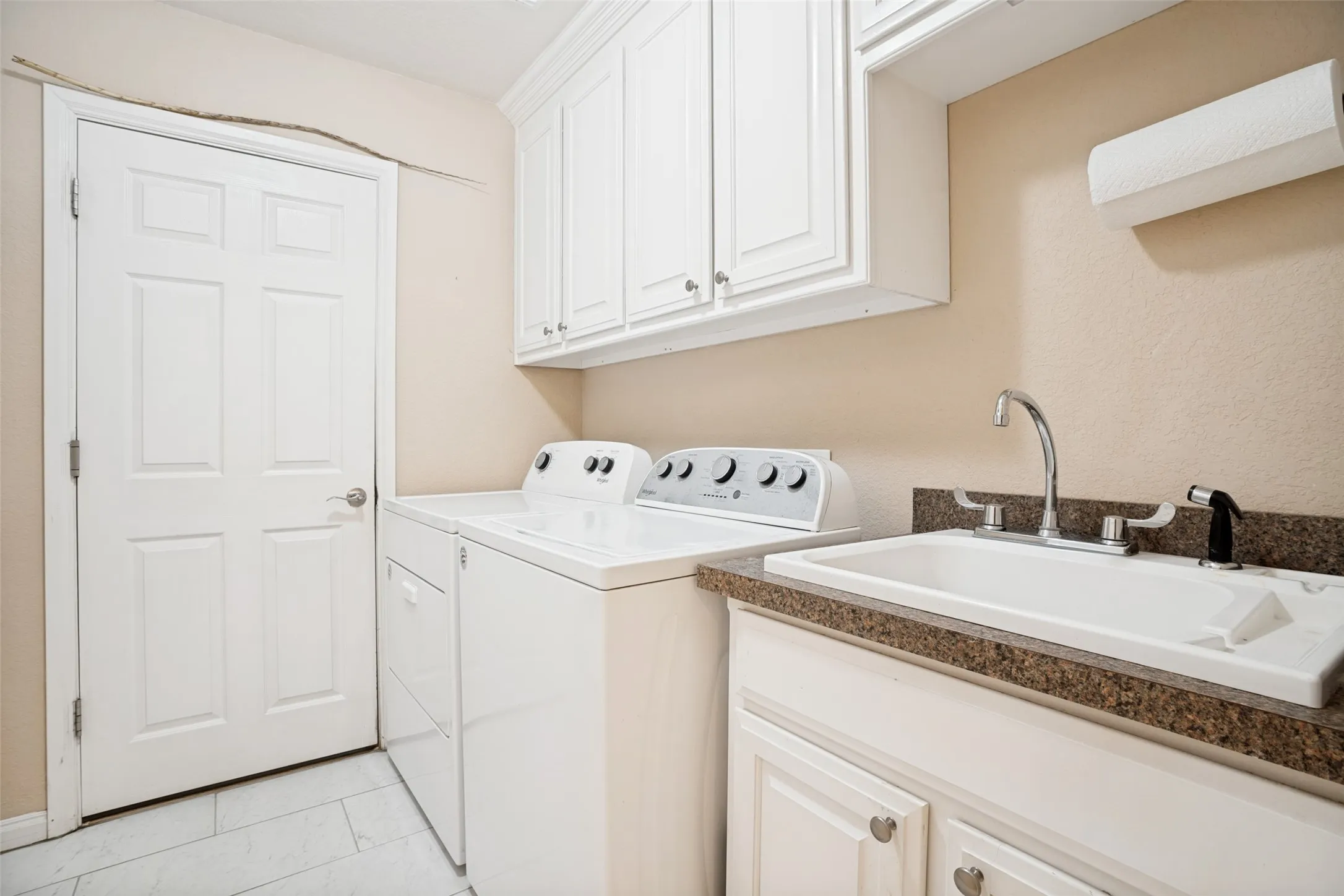 Single Family Residence For Sale in Wise County , 222 Hart Court, Runaway Bay, Texas 76426, 4 Bedroom, 2 Bathroom, 2 Garage spaces, 2,198 Sqft, built in 2002, mls#21323407, Real Estate Agent in Runaway Bay, Homes For Sale in Wise county, Homes For Sale in Runaway Bay, Realtor in Runaway Bay Texas, Real Estate Brokerage Independent Realty Texas, Luminita Cordes Realtor
