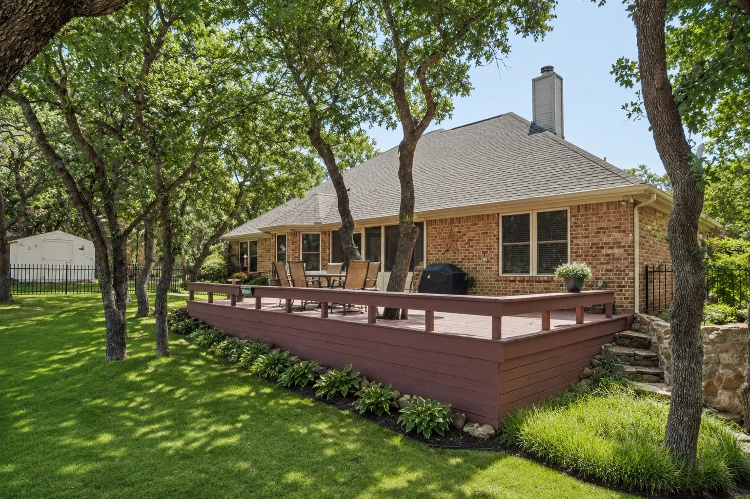 35x16 wooden entertainment deck