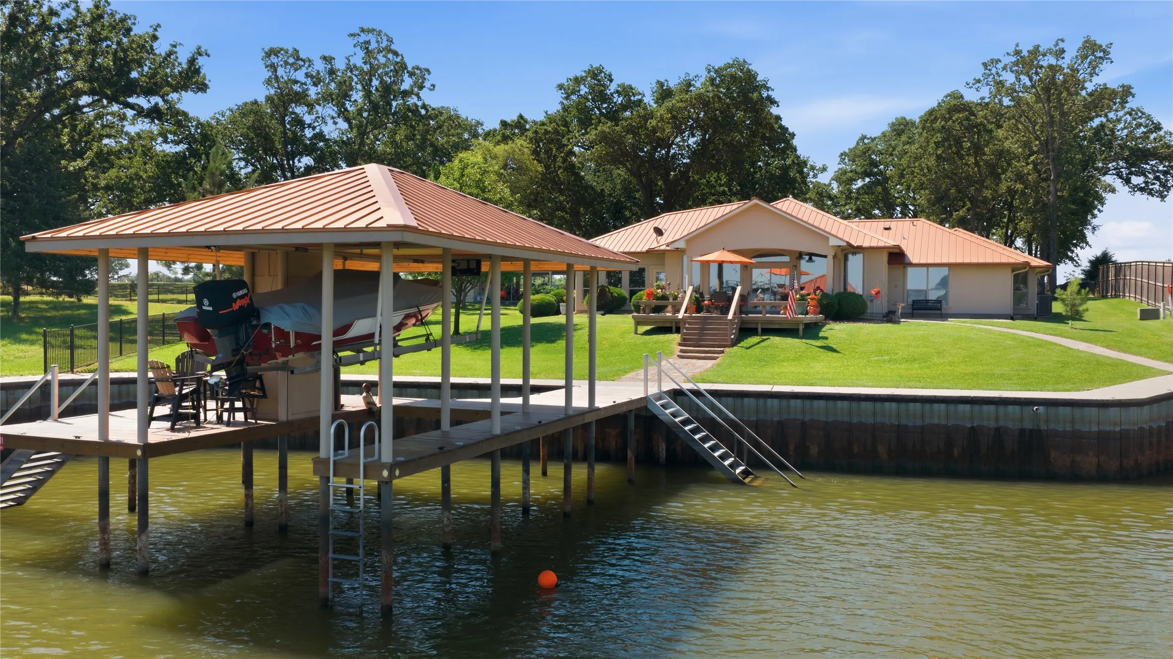 Single Family Residence For Sale in Henderson County , 2547 Groves Drive, Tool, Texas 75143, 3 Bedroom, 2 Bathroom, 2 Garage spaces, 2,807 Sqft, built in 2008, mls#21312215, Real Estate Agent in Tool, Homes For Sale in Henderson county, Homes For Sale in Tool, Realtor in Tool Texas, Real Estate Brokerage Independent Realty Texas, Luminita Cordes Realtor