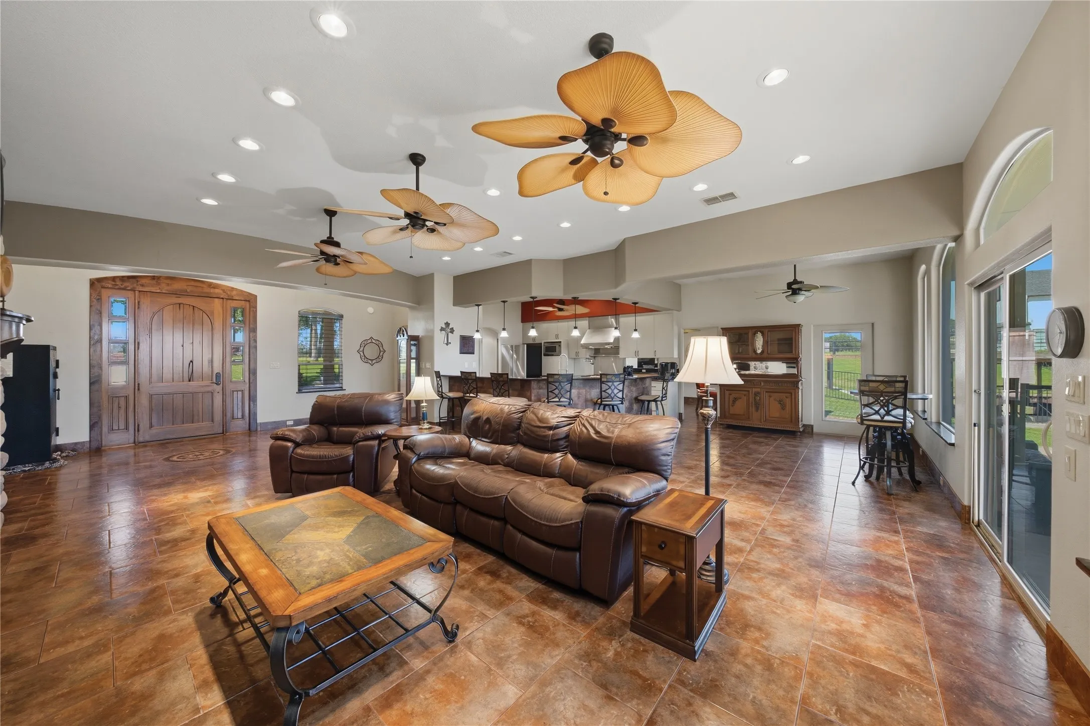 Single Family Residence For Sale in Henderson County , 2547 Groves Drive, Tool, Texas 75143, 3 Bedroom, 2 Bathroom, 2 Garage spaces, 2,807 Sqft, built in 2008, mls#21312215, Real Estate Agent in Tool, Homes For Sale in Henderson county, Homes For Sale in Tool, Realtor in Tool Texas, Real Estate Brokerage Independent Realty Texas, Luminita Cordes Realtor
