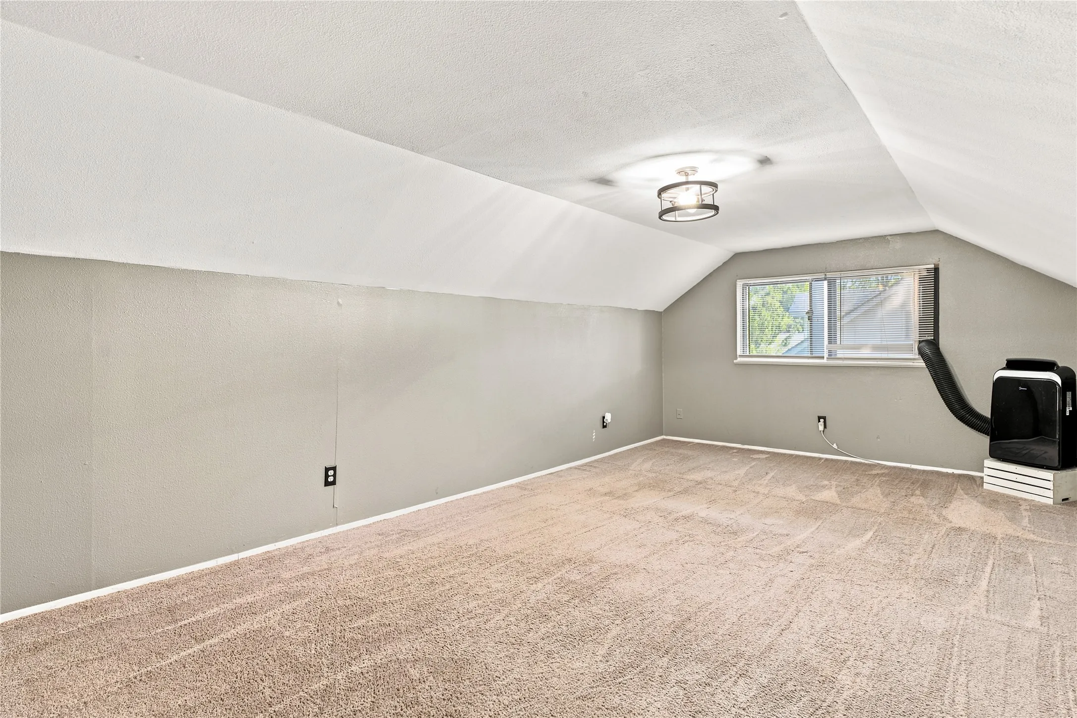 Single Family Residence For Sale in Mc Lennan County , 4506 Kendall Lane, Waco, Texas 76705, 3 Bedroom, 2 Bathroom, 3 Garage spaces, 1,691 Sqft, built in 1969, mls#21325862, Real Estate Agent in Waco, Homes For Sale in Mc Lennan county, Homes For Sale in Waco, Realtor in Waco Texas, Real Estate Brokerage Independent Realty Texas, Luminita Cordes Realtor