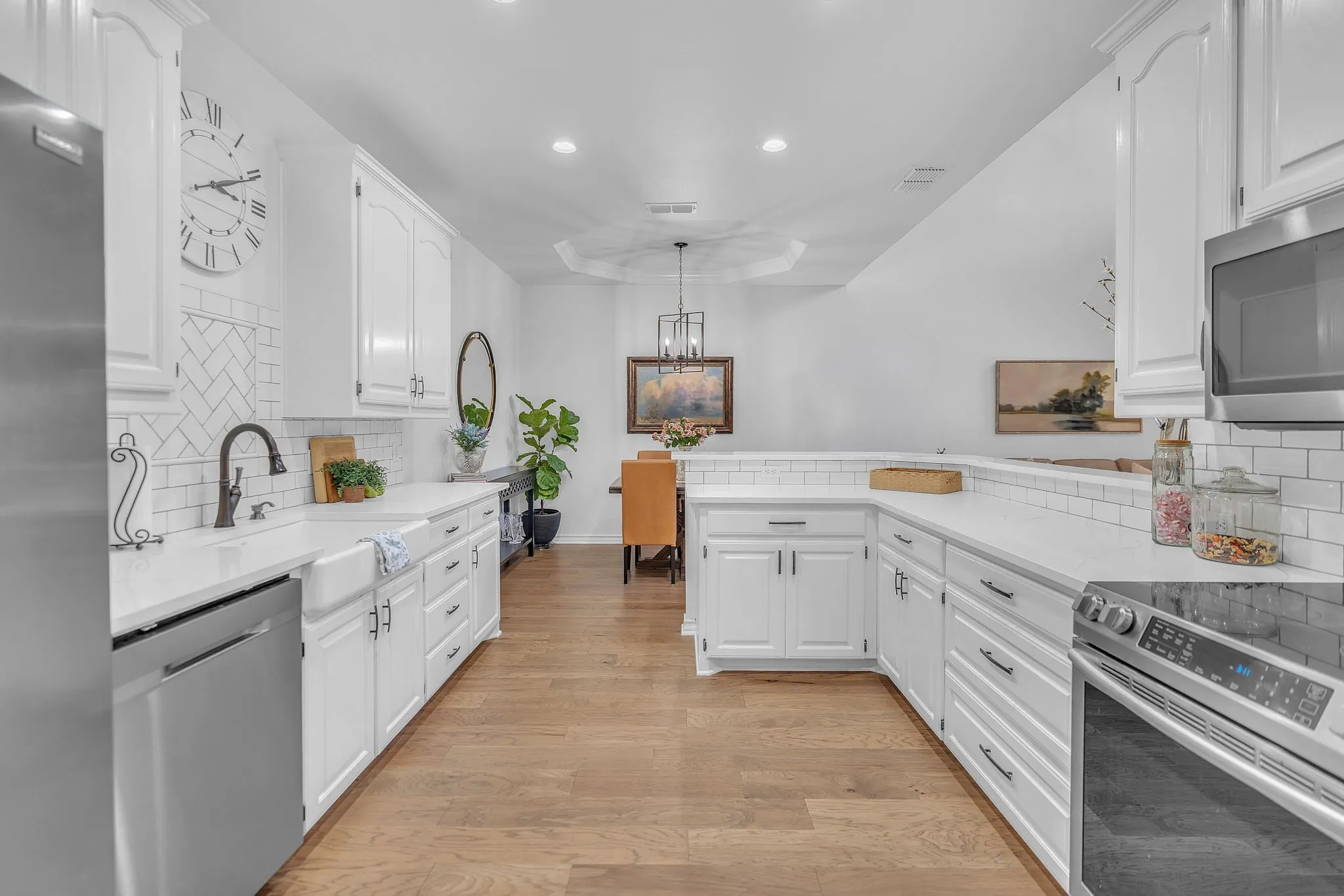 Townhouse For Sale in Parker County , 2144 Lakeforest Drive, Weatherford, Texas 76087, 3 Bedroom, 4 Bathroom, 2 Garage spaces, 1,959 Sqft, built in 1996, mls#21327067, Real Estate Agent in Weatherford, Homes For Sale in Parker county, Homes For Sale in Weatherford, Realtor in Weatherford Texas, Real Estate Brokerage Independent Realty Texas, Luminita Cordes Realtor