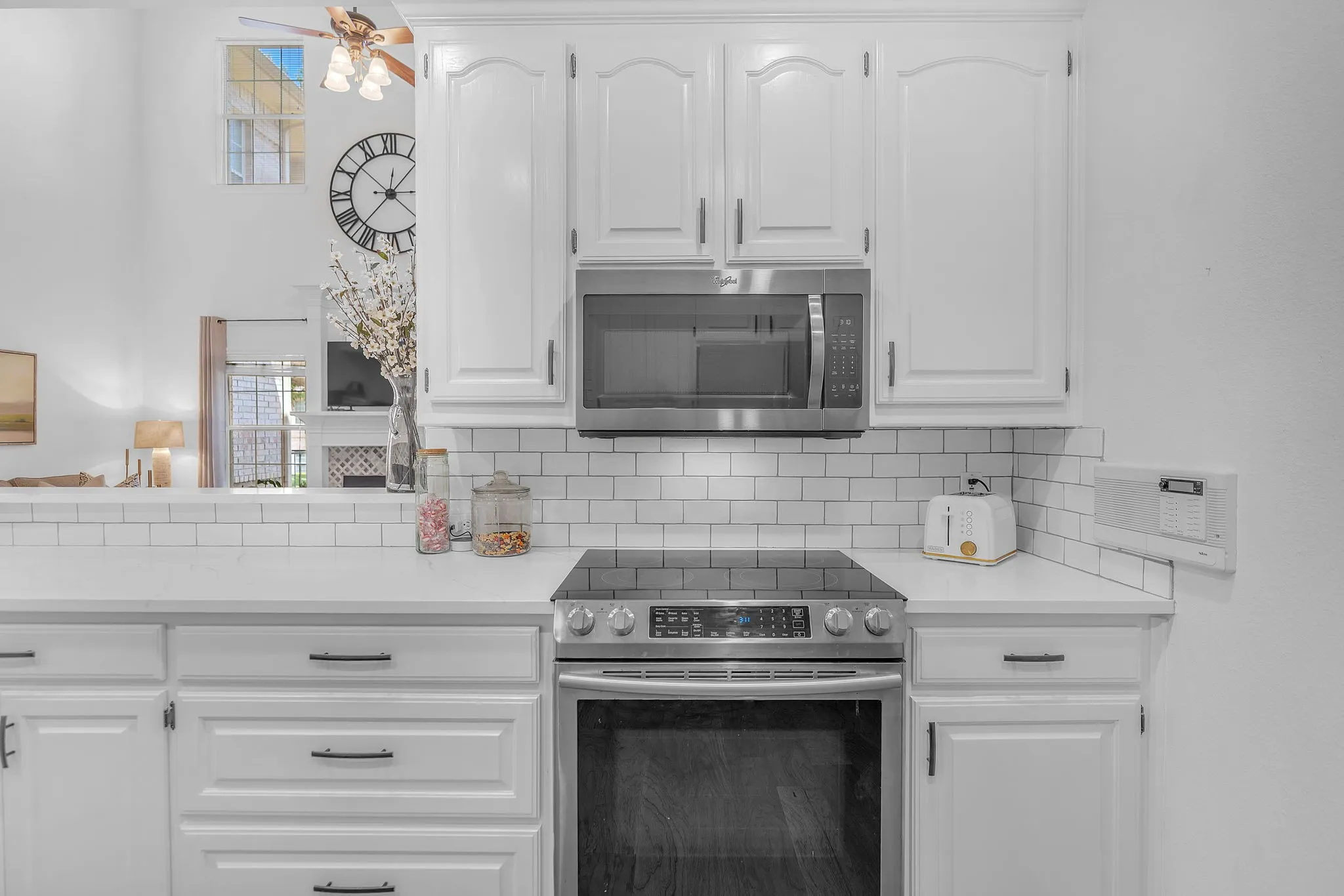 Townhouse For Sale in Parker County , 2144 Lakeforest Drive, Weatherford, Texas 76087, 3 Bedroom, 4 Bathroom, 2 Garage spaces, 1,959 Sqft, built in 1996, mls#21327067, Real Estate Agent in Weatherford, Homes For Sale in Parker county, Homes For Sale in Weatherford, Realtor in Weatherford Texas, Real Estate Brokerage Independent Realty Texas, Luminita Cordes Realtor
