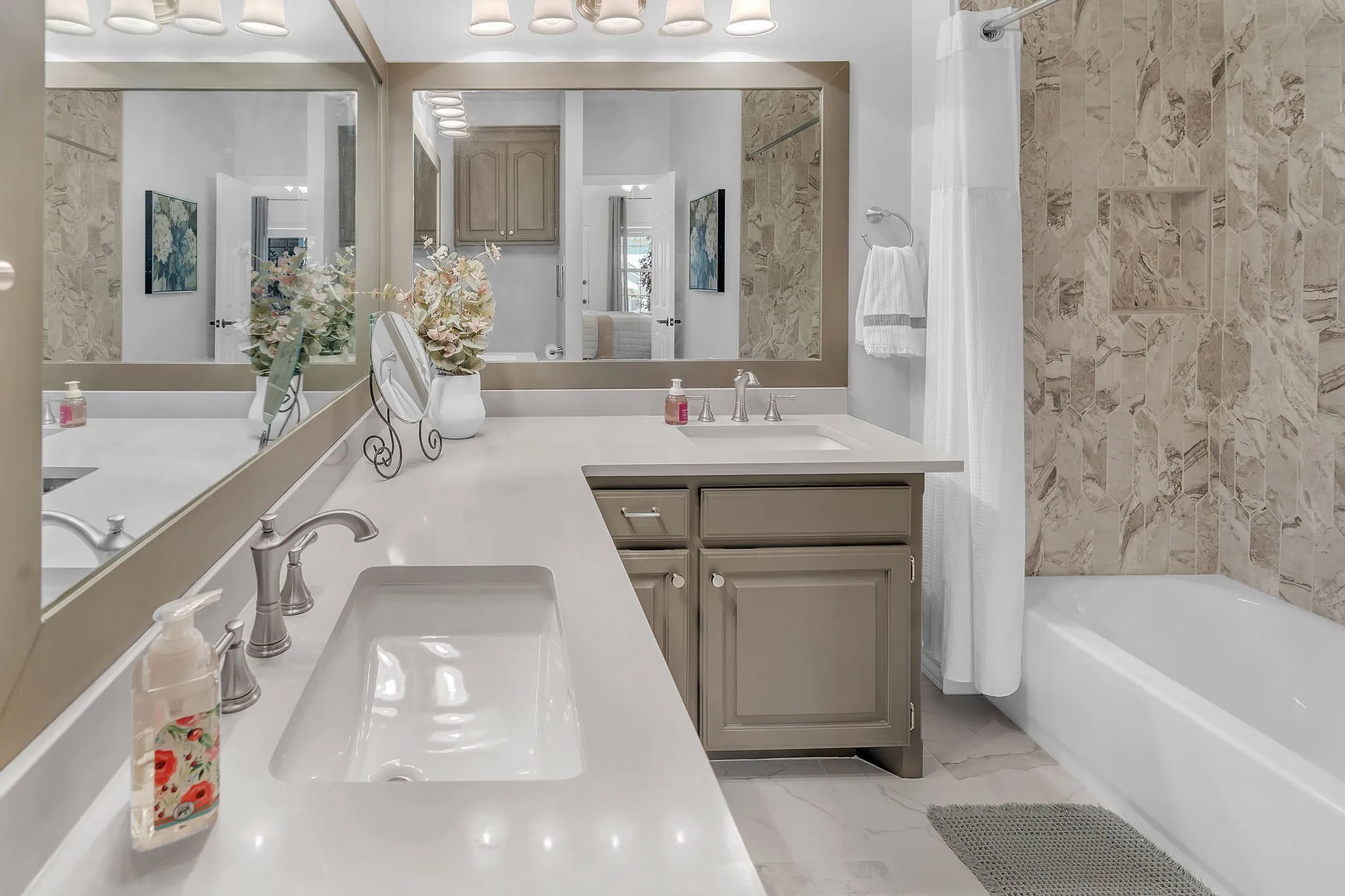 Ensuite Downstairs