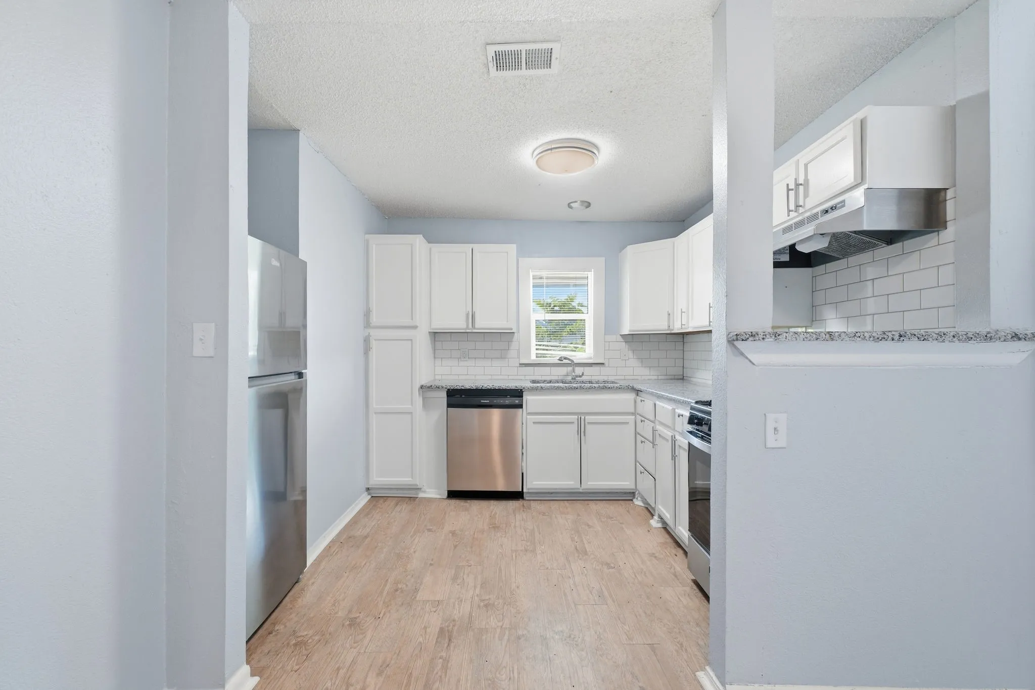 Single Family Residence For Sale in Johnson County , 1401 Granbury Street, Cleburne, Texas 76033, 4 Bedroom, 2 Bathroom, Garage spaces, 1,438 Sqft, built in 1955, mls#21318395, Real Estate Agent in Cleburne, Homes For Sale in Johnson county, Homes For Sale in Cleburne, Realtor in Cleburne Texas, Real Estate Brokerage Independent Realty Texas, Luminita Cordes Realtor