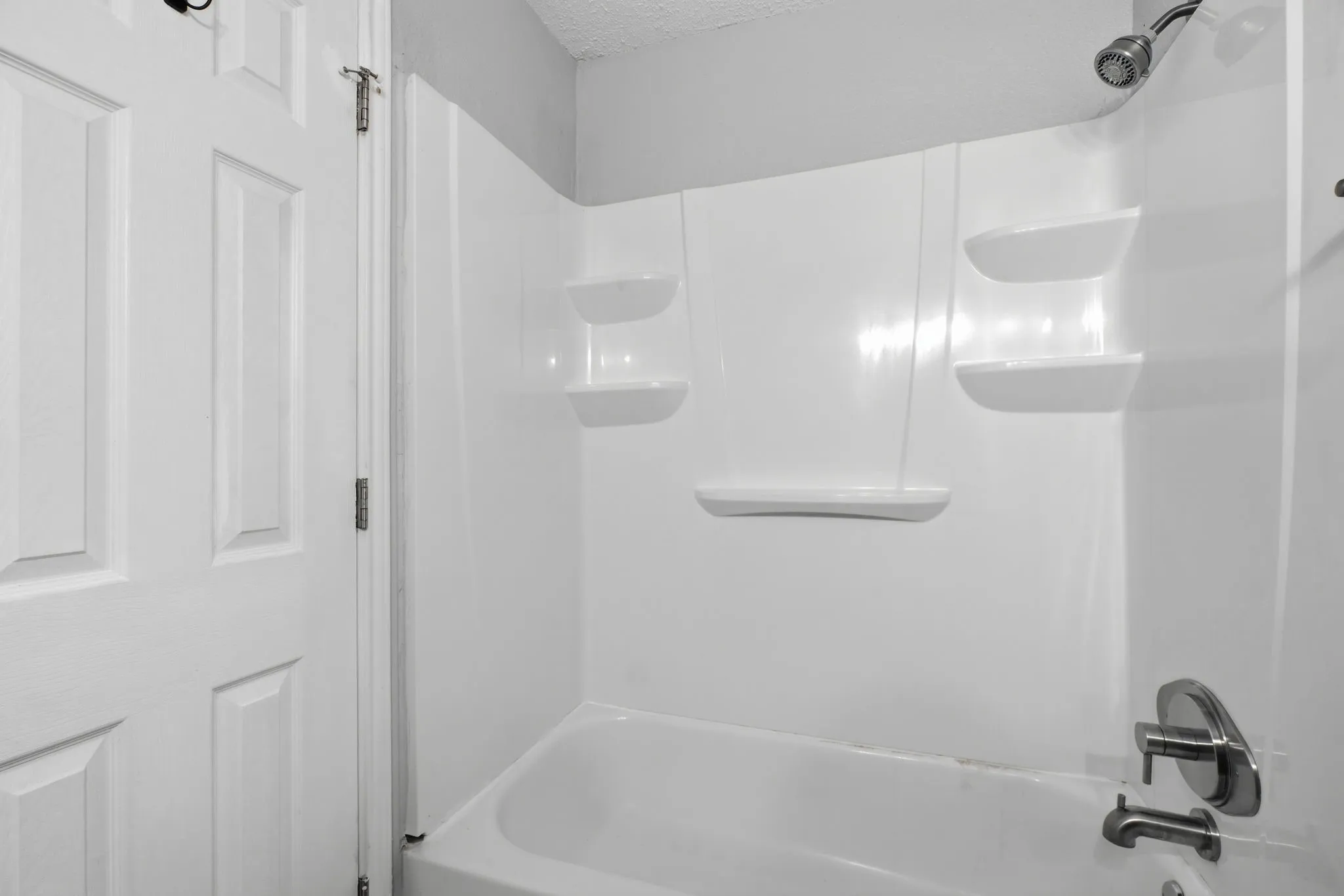 Single Family Residence For Sale in Johnson County , 1401 Granbury Street, Cleburne, Texas 76033, 4 Bedroom, 2 Bathroom, Garage spaces, 1,438 Sqft, built in 1955, mls#21318395, Real Estate Agent in Cleburne, Homes For Sale in Johnson county, Homes For Sale in Cleburne, Realtor in Cleburne Texas, Real Estate Brokerage Independent Realty Texas, Luminita Cordes Realtor