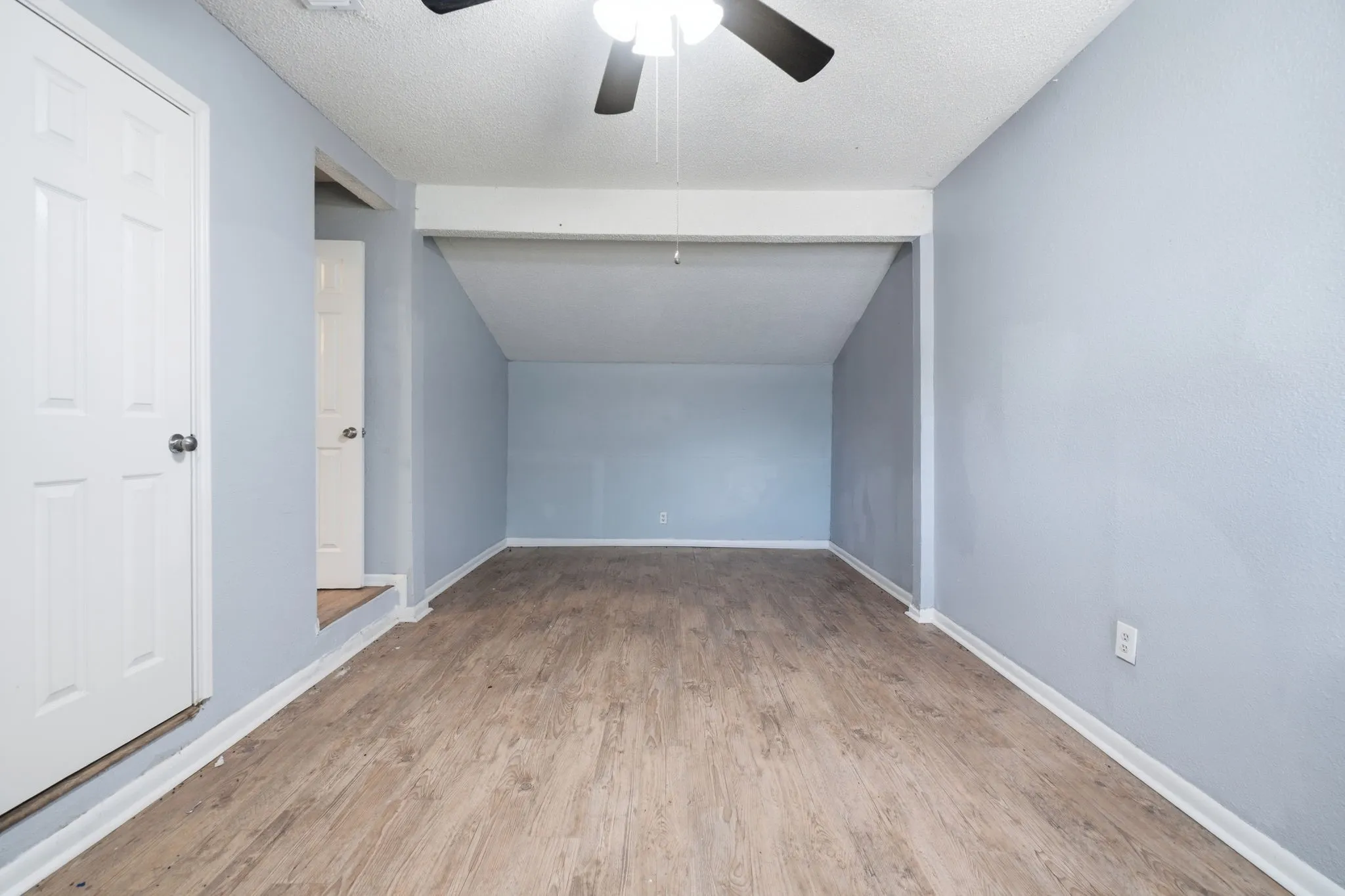 Single Family Residence For Sale in Johnson County , 1401 Granbury Street, Cleburne, Texas 76033, 4 Bedroom, 2 Bathroom, Garage spaces, 1,438 Sqft, built in 1955, mls#21318395, Real Estate Agent in Cleburne, Homes For Sale in Johnson county, Homes For Sale in Cleburne, Realtor in Cleburne Texas, Real Estate Brokerage Independent Realty Texas, Luminita Cordes Realtor