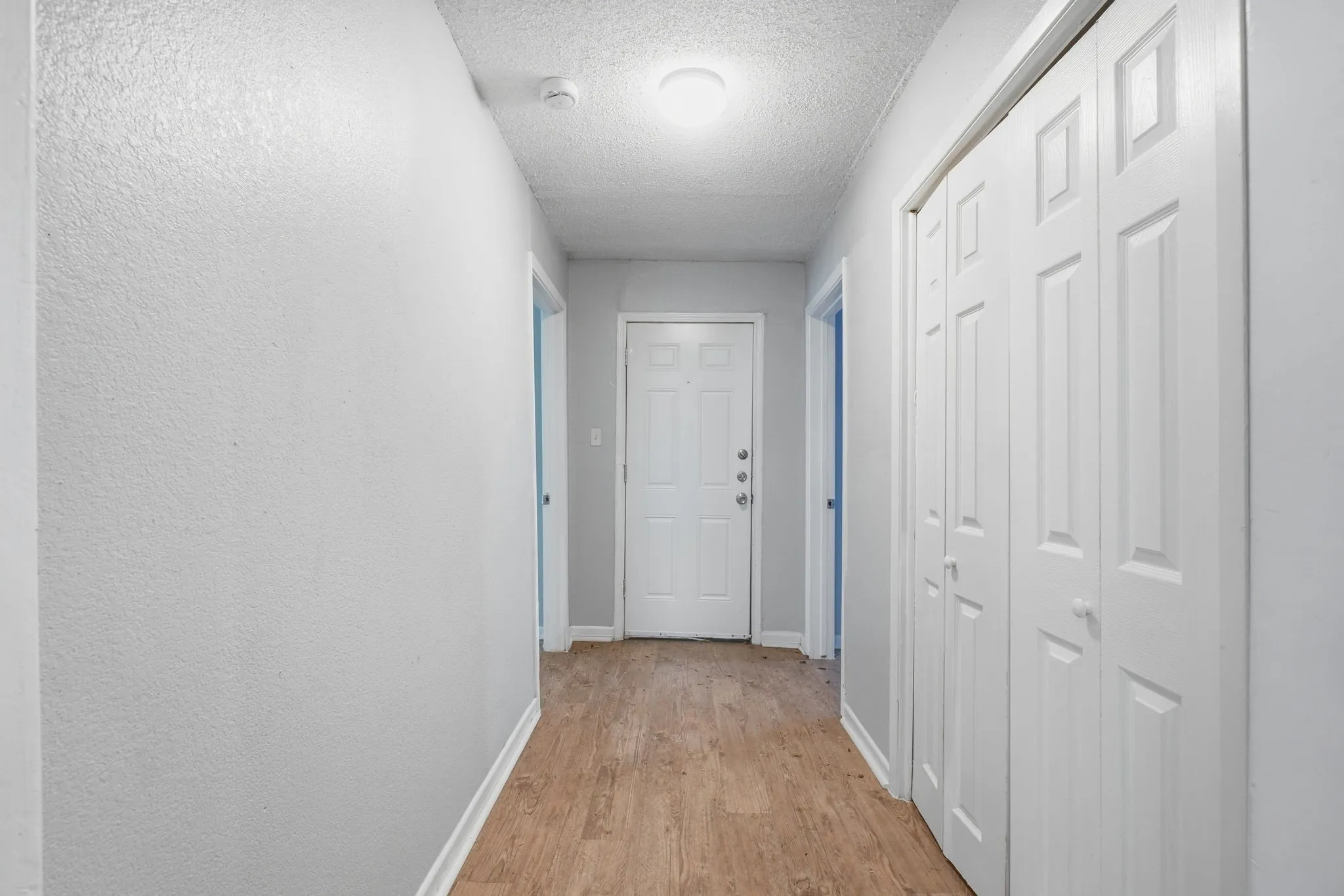 Single Family Residence For Sale in Johnson County , 1401 Granbury Street, Cleburne, Texas 76033, 4 Bedroom, 2 Bathroom, Garage spaces, 1,438 Sqft, built in 1955, mls#21318395, Real Estate Agent in Cleburne, Homes For Sale in Johnson county, Homes For Sale in Cleburne, Realtor in Cleburne Texas, Real Estate Brokerage Independent Realty Texas, Luminita Cordes Realtor