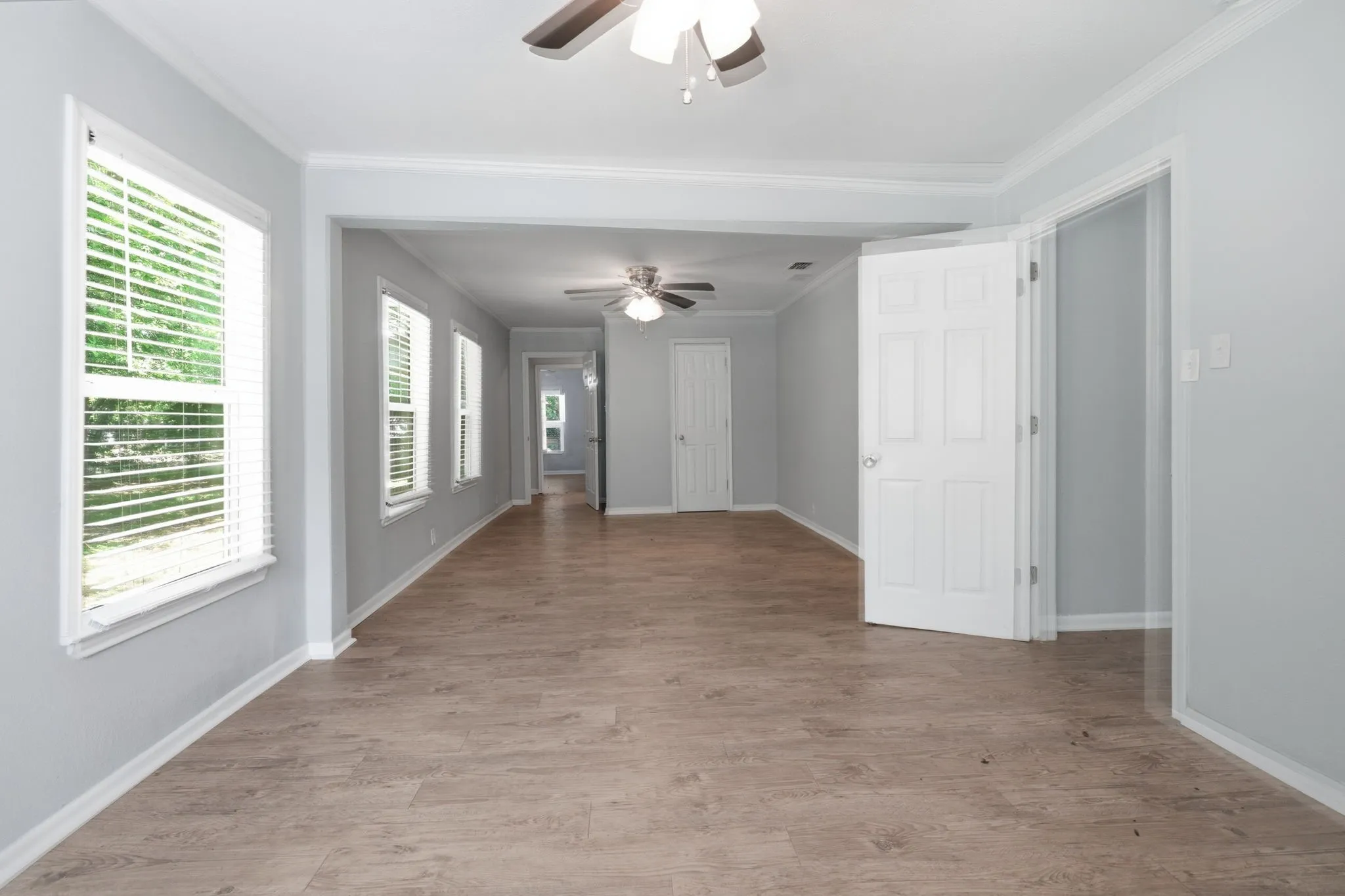Single Family Residence For Sale in Johnson County , 1401 Granbury Street, Cleburne, Texas 76033, 4 Bedroom, 2 Bathroom, Garage spaces, 1,438 Sqft, built in 1955, mls#21318395, Real Estate Agent in Cleburne, Homes For Sale in Johnson county, Homes For Sale in Cleburne, Realtor in Cleburne Texas, Real Estate Brokerage Independent Realty Texas, Luminita Cordes Realtor