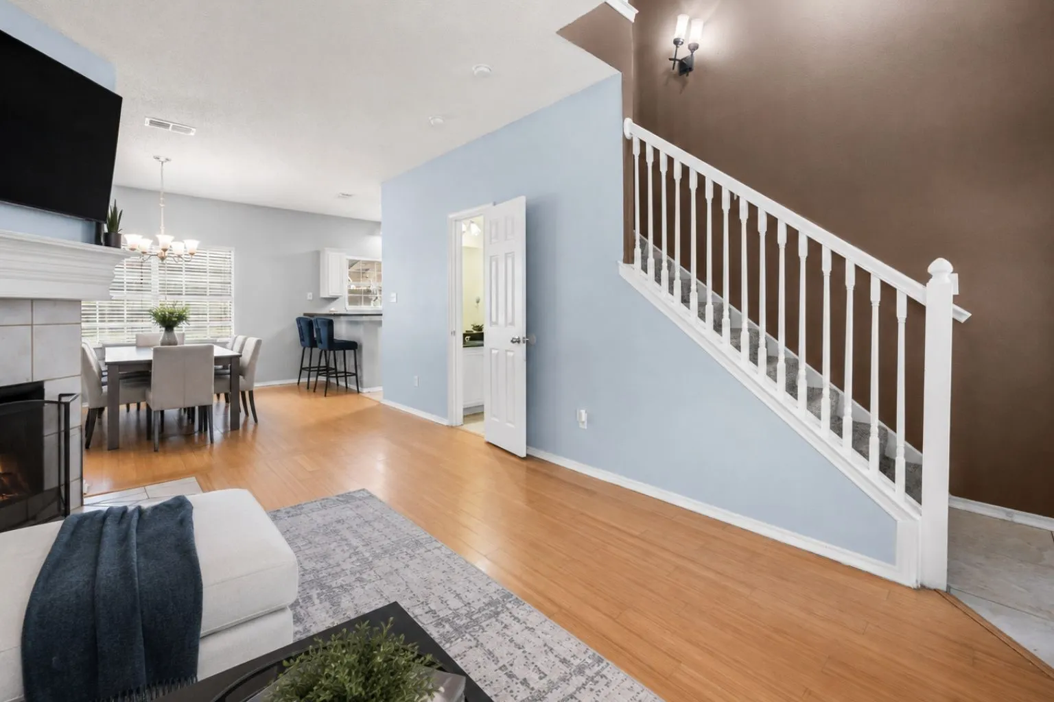 Single Family Residence For Sale in Tarrant County , 3908 Cannonwood Drive, Fort Worth, Texas 76137, 4 Bedrooms, 3 Bathrooms, 2 Garage spaces, 1,912 Sqft, built in 1997, Price $345,000, mls#21325320, Real Estate Agent in Fort Worth, Homes For Sale in Tarrant county, Homes For Sale in Fort Worth, Realtor in Fort Worth Texas, Real Estate Brokerage Independent Realty Texas, Luminita Cordes Realtor