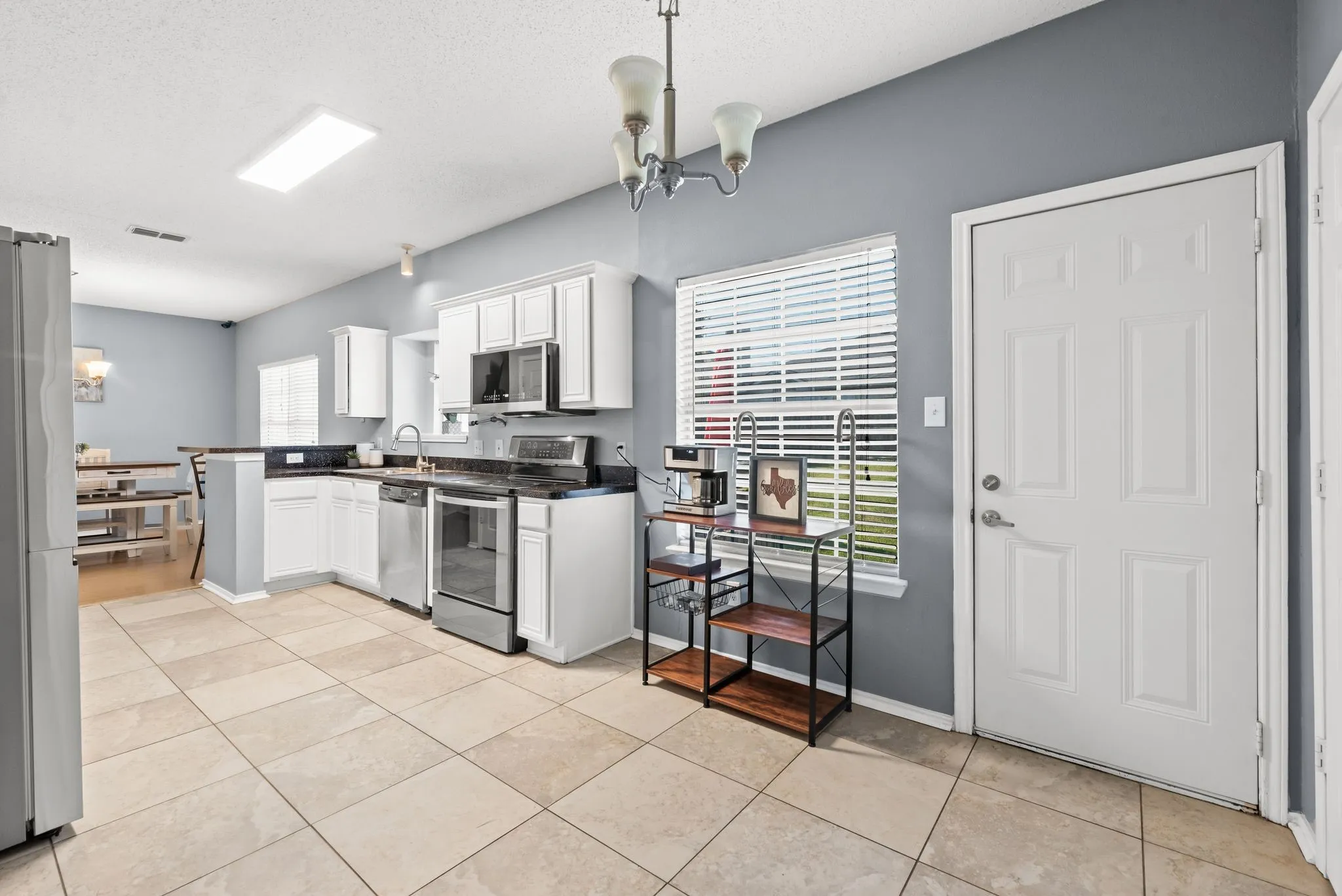 Single Family Residence For Sale in Tarrant County , 3908 Cannonwood Drive, Fort Worth, Texas 76137, 4 Bedrooms, 3 Bathrooms, 2 Garage spaces, 1,912 Sqft, built in 1997, Price $345,000, mls#21325320, Real Estate Agent in Fort Worth, Homes For Sale in Tarrant county, Homes For Sale in Fort Worth, Realtor in Fort Worth Texas, Real Estate Brokerage Independent Realty Texas, Luminita Cordes Realtor