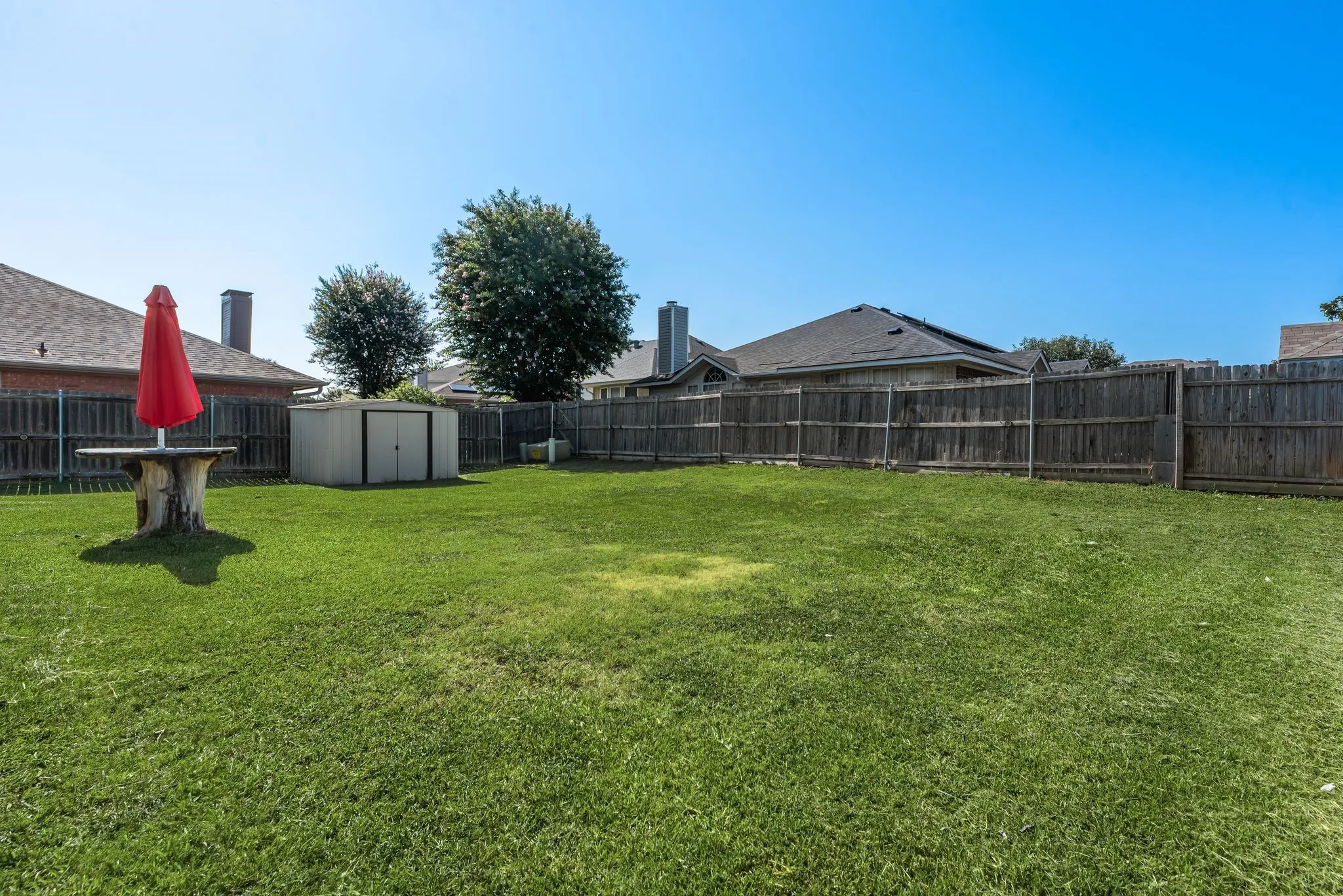 Single Family Residence For Sale in Tarrant County , 3908 Cannonwood Drive, Fort Worth, Texas 76137, 4 Bedrooms, 3 Bathrooms, 2 Garage spaces, 1,912 Sqft, built in 1997, Price $345,000, mls#21325320, Real Estate Agent in Fort Worth, Homes For Sale in Tarrant county, Homes For Sale in Fort Worth, Realtor in Fort Worth Texas, Real Estate Brokerage Independent Realty Texas, Luminita Cordes Realtor