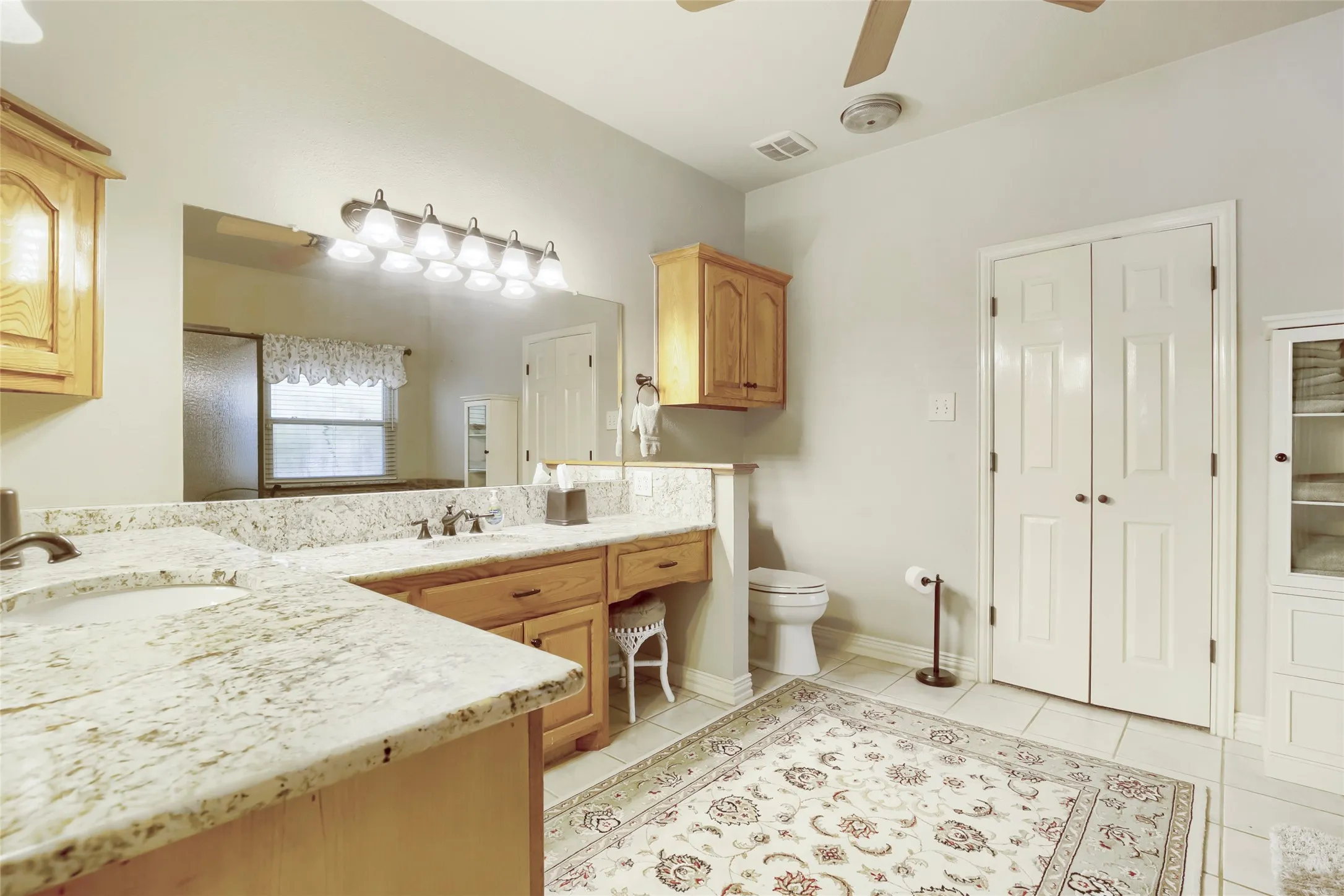 Single Family Residence For Sale in Kaufman County , 1573 Oak Bend Drive, Kaufman, Texas 75142, 4 Bedroom, 3 Bathroom, 3 Garage spaces, 2,476 Sqft, built in 1999, Price $629,900, mls#21325730, Real Estate Agent in Kaufman, Homes For Sale in Kaufman county, Homes For Sale in Kaufman, Realtor in Kaufman Texas, Real Estate Brokerage Independent Realty Texas, Luminita Cordes Realtor