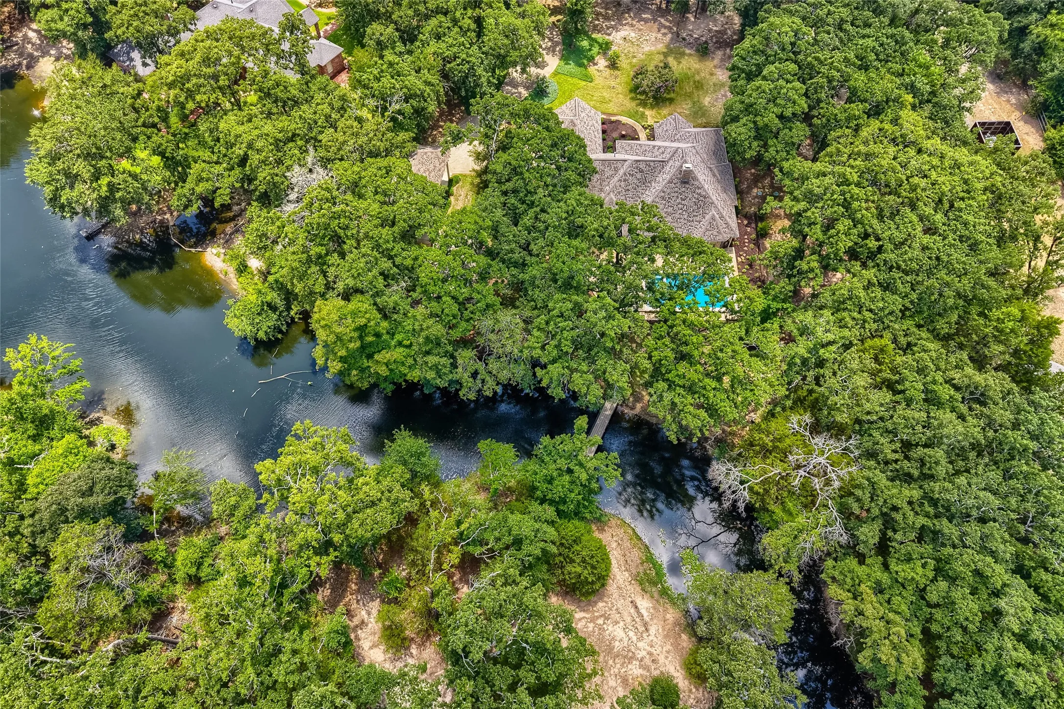 Single Family Residence For Sale in Kaufman County , 1573 Oak Bend Drive, Kaufman, Texas 75142, 4 Bedroom, 3 Bathroom, 3 Garage spaces, 2,476 Sqft, built in 1999, Price $629,900, mls#21325730, Real Estate Agent in Kaufman, Homes For Sale in Kaufman county, Homes For Sale in Kaufman, Realtor in Kaufman Texas, Real Estate Brokerage Independent Realty Texas, Luminita Cordes Realtor