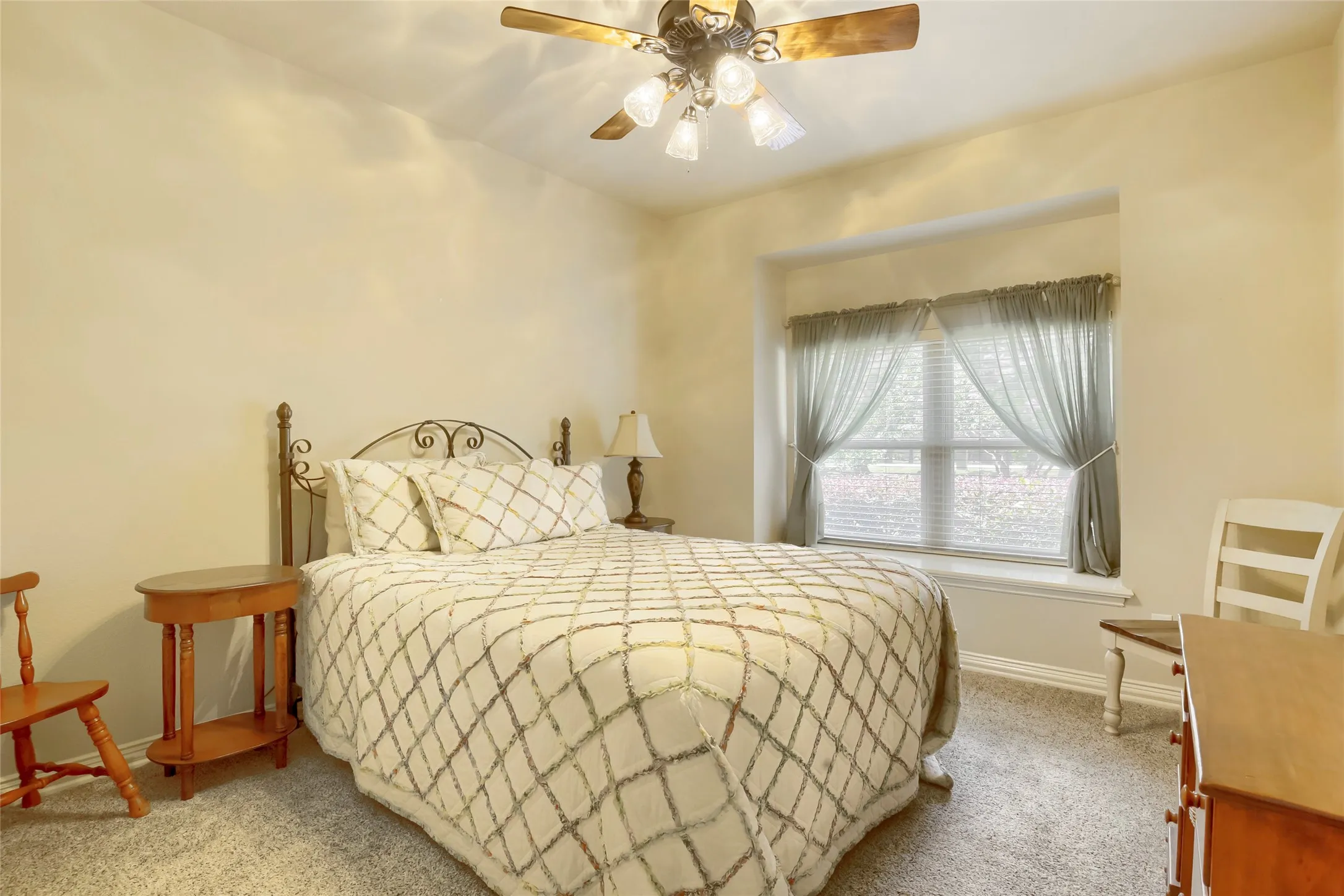 Single Family Residence For Sale in Kaufman County , 1573 Oak Bend Drive, Kaufman, Texas 75142, 4 Bedroom, 3 Bathroom, 3 Garage spaces, 2,476 Sqft, built in 1999, Price $629,900, mls#21325730, Real Estate Agent in Kaufman, Homes For Sale in Kaufman county, Homes For Sale in Kaufman, Realtor in Kaufman Texas, Real Estate Brokerage Independent Realty Texas, Luminita Cordes Realtor