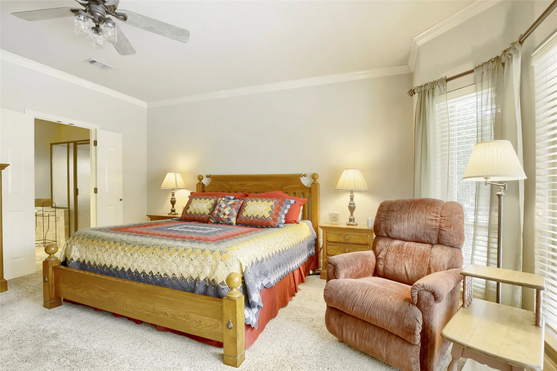 Single Family Residence For Sale in Kaufman County , 1573 Oak Bend Drive, Kaufman, Texas 75142, 4 Bedroom, 3 Bathroom, 3 Garage spaces, 2,476 Sqft, built in 1999, Price $629,900, mls#21325730, Real Estate Agent in Kaufman, Homes For Sale in Kaufman county, Homes For Sale in Kaufman, Realtor in Kaufman Texas, Real Estate Brokerage Independent Realty Texas, Luminita Cordes Realtor