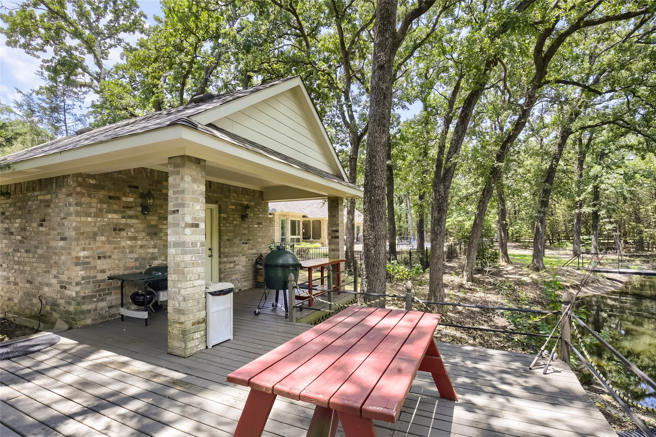 Single Family Residence For Sale in Kaufman County , 1573 Oak Bend Drive, Kaufman, Texas 75142, 4 Bedroom, 3 Bathroom, 3 Garage spaces, 2,476 Sqft, built in 1999, Price $629,900, mls#21325730, Real Estate Agent in Kaufman, Homes For Sale in Kaufman county, Homes For Sale in Kaufman, Realtor in Kaufman Texas, Real Estate Brokerage Independent Realty Texas, Luminita Cordes Realtor
