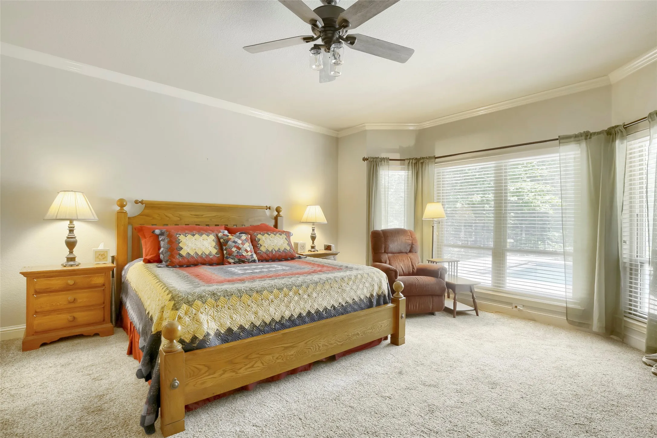 Single Family Residence For Sale in Kaufman County , 1573 Oak Bend Drive, Kaufman, Texas 75142, 4 Bedroom, 3 Bathroom, 3 Garage spaces, 2,476 Sqft, built in 1999, Price $629,900, mls#21325730, Real Estate Agent in Kaufman, Homes For Sale in Kaufman county, Homes For Sale in Kaufman, Realtor in Kaufman Texas, Real Estate Brokerage Independent Realty Texas, Luminita Cordes Realtor