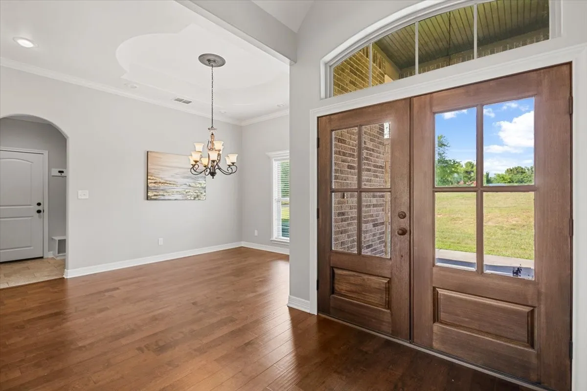 Single Family Residence For Sale in Smith County , 19623 Dove Ridge Drive, Lindale, Texas 75771, 3 Bedroom, 3 Bathroom, 2 Garage spaces, 2,314 Sqft, built in 2014, mls#21322735, Real Estate Agent in Lindale, Homes For Sale in Smith county, Homes For Sale in Lindale, Realtor in Lindale Texas, Real Estate Brokerage Independent Realty Texas, Luminita Cordes Realtor