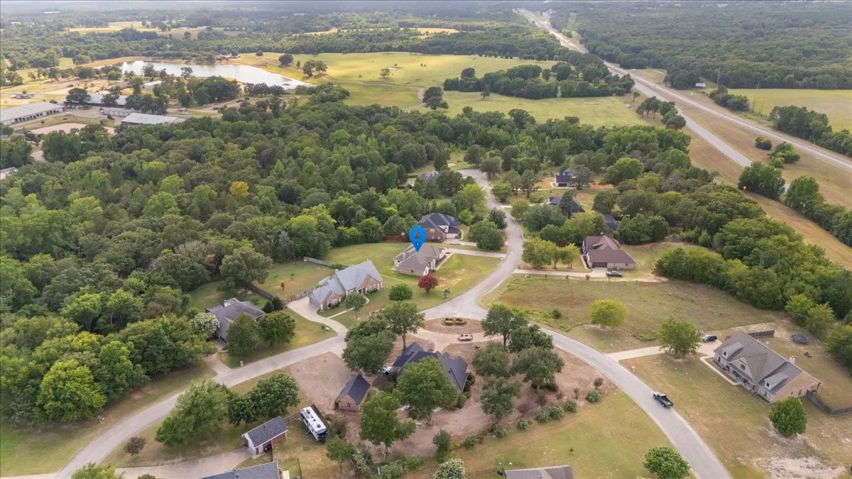 Single Family Residence For Sale in Smith County , 19623 Dove Ridge Drive, Lindale, Texas 75771, 3 Bedroom, 3 Bathroom, 2 Garage spaces, 2,314 Sqft, built in 2014, mls#21322735, Real Estate Agent in Lindale, Homes For Sale in Smith county, Homes For Sale in Lindale, Realtor in Lindale Texas, Real Estate Brokerage Independent Realty Texas, Luminita Cordes Realtor