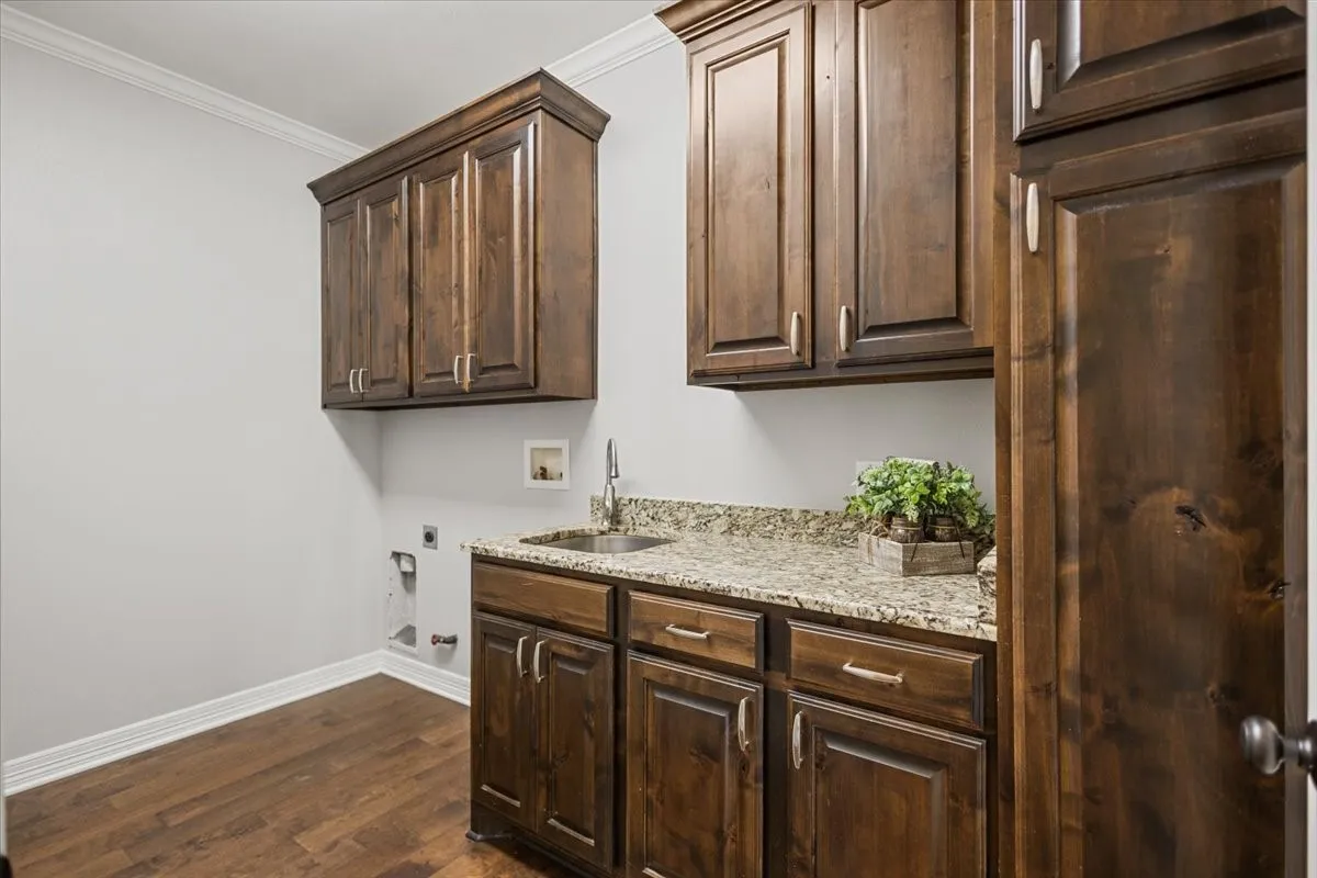 Single Family Residence For Sale in Smith County , 19623 Dove Ridge Drive, Lindale, Texas 75771, 3 Bedroom, 3 Bathroom, 2 Garage spaces, 2,314 Sqft, built in 2014, mls#21322735, Real Estate Agent in Lindale, Homes For Sale in Smith county, Homes For Sale in Lindale, Realtor in Lindale Texas, Real Estate Brokerage Independent Realty Texas, Luminita Cordes Realtor