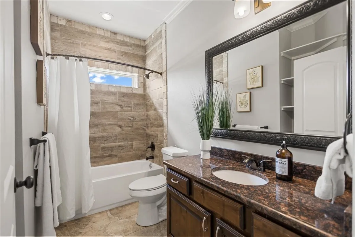 Single Family Residence For Sale in Smith County , 19623 Dove Ridge Drive, Lindale, Texas 75771, 3 Bedroom, 3 Bathroom, 2 Garage spaces, 2,314 Sqft, built in 2014, mls#21322735, Real Estate Agent in Lindale, Homes For Sale in Smith county, Homes For Sale in Lindale, Realtor in Lindale Texas, Real Estate Brokerage Independent Realty Texas, Luminita Cordes Realtor