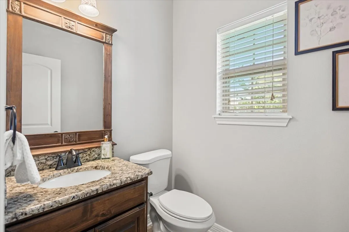 Single Family Residence For Sale in Smith County , 19623 Dove Ridge Drive, Lindale, Texas 75771, 3 Bedroom, 3 Bathroom, 2 Garage spaces, 2,314 Sqft, built in 2014, mls#21322735, Real Estate Agent in Lindale, Homes For Sale in Smith county, Homes For Sale in Lindale, Realtor in Lindale Texas, Real Estate Brokerage Independent Realty Texas, Luminita Cordes Realtor