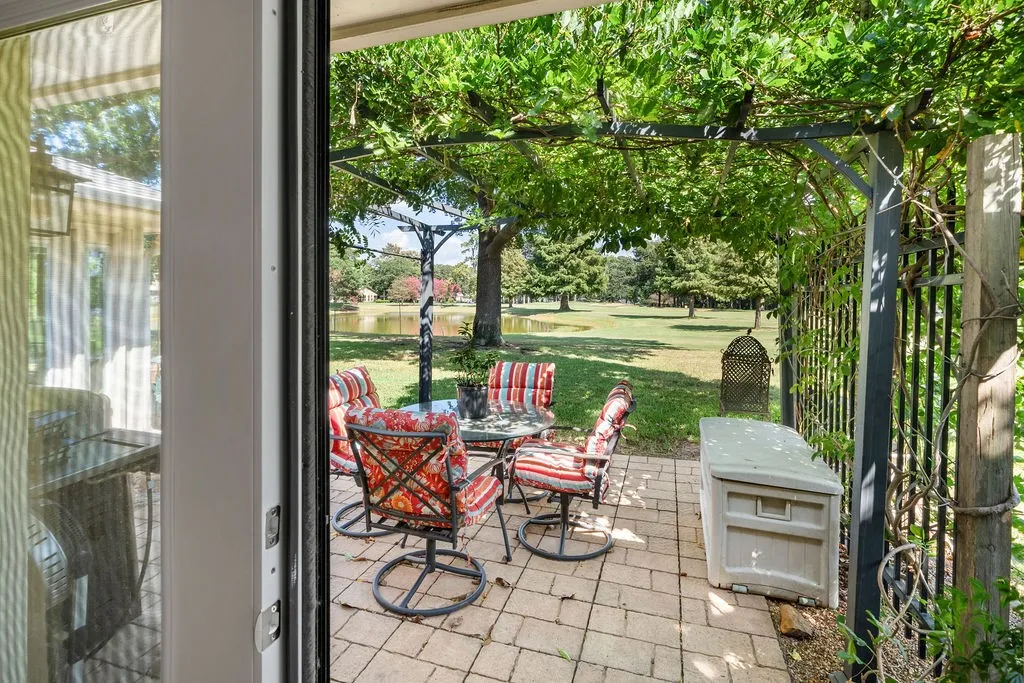 Single Family Residence For Sale in Smith County , 235 Fairlawn Drive, Hideaway, Texas 75771, 3 Bedroom, 3 Bathroom, 2 Garage spaces, 2,087 Sqft, built in 1981, mls#21324633, Real Estate Agent in Hideaway, Homes For Sale in Smith county, Homes For Sale in Hideaway, Realtor in Hideaway Texas, Real Estate Brokerage Independent Realty Texas, Luminita Cordes Realtor