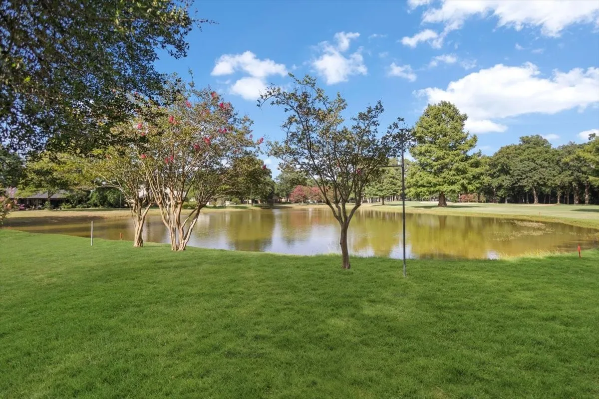 Single Family Residence For Sale in Smith County , 235 Fairlawn Drive, Hideaway, Texas 75771, 3 Bedroom, 3 Bathroom, 2 Garage spaces, 2,087 Sqft, built in 1981, mls#21324633, Real Estate Agent in Hideaway, Homes For Sale in Smith county, Homes For Sale in Hideaway, Realtor in Hideaway Texas, Real Estate Brokerage Independent Realty Texas, Luminita Cordes Realtor