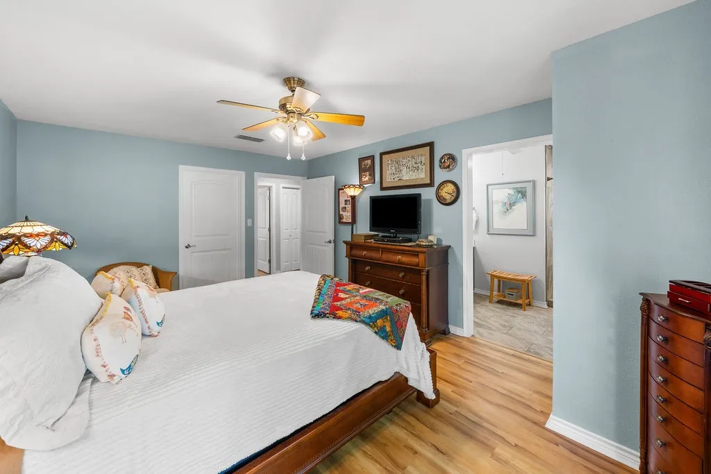 Single Family Residence For Sale in Smith County , 235 Fairlawn Drive, Hideaway, Texas 75771, 3 Bedroom, 3 Bathroom, 2 Garage spaces, 2,087 Sqft, built in 1981, mls#21324633, Real Estate Agent in Hideaway, Homes For Sale in Smith county, Homes For Sale in Hideaway, Realtor in Hideaway Texas, Real Estate Brokerage Independent Realty Texas, Luminita Cordes Realtor