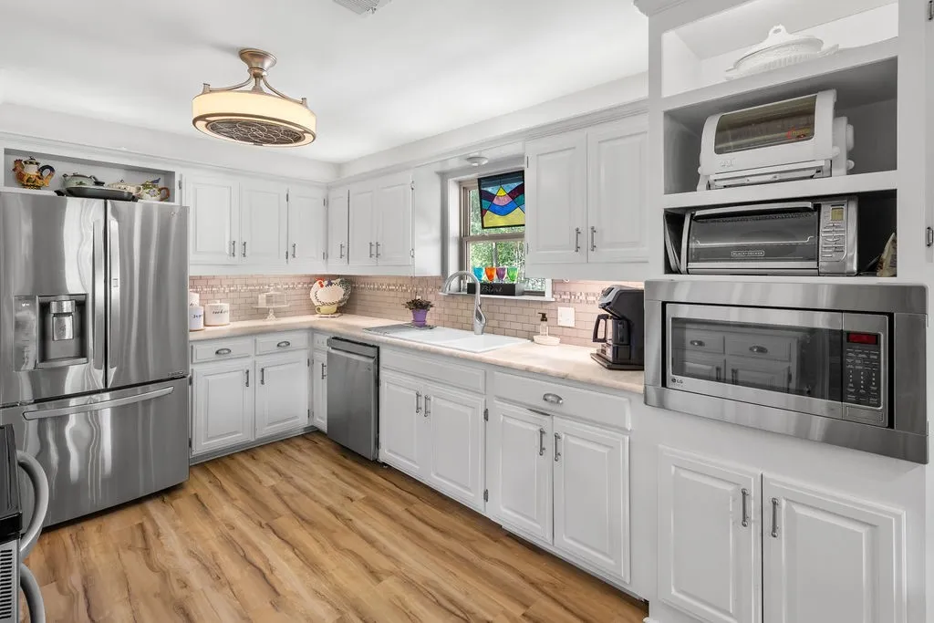 Single Family Residence For Sale in Smith County , 235 Fairlawn Drive, Hideaway, Texas 75771, 3 Bedroom, 3 Bathroom, 2 Garage spaces, 2,087 Sqft, built in 1981, mls#21324633, Real Estate Agent in Hideaway, Homes For Sale in Smith county, Homes For Sale in Hideaway, Realtor in Hideaway Texas, Real Estate Brokerage Independent Realty Texas, Luminita Cordes Realtor
