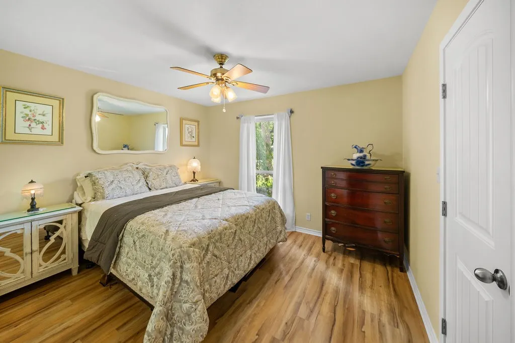 Single Family Residence For Sale in Smith County , 235 Fairlawn Drive, Hideaway, Texas 75771, 3 Bedroom, 3 Bathroom, 2 Garage spaces, 2,087 Sqft, built in 1981, mls#21324633, Real Estate Agent in Hideaway, Homes For Sale in Smith county, Homes For Sale in Hideaway, Realtor in Hideaway Texas, Real Estate Brokerage Independent Realty Texas, Luminita Cordes Realtor
