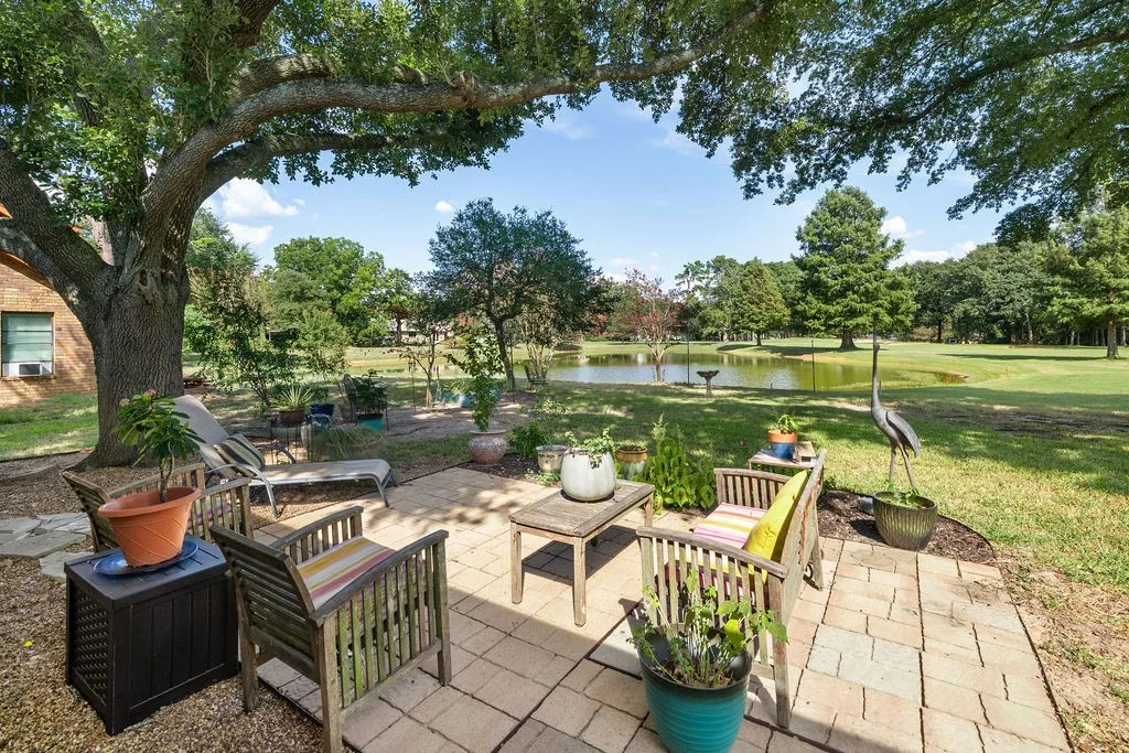 Single Family Residence For Sale in Smith County , 235 Fairlawn Drive, Hideaway, Texas 75771, 3 Bedroom, 3 Bathroom, 2 Garage spaces, 2,087 Sqft, built in 1981, mls#21324633, Real Estate Agent in Hideaway, Homes For Sale in Smith county, Homes For Sale in Hideaway, Realtor in Hideaway Texas, Real Estate Brokerage Independent Realty Texas, Luminita Cordes Realtor