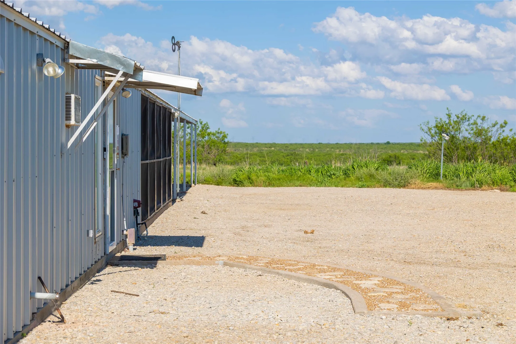 Single Family Residence For Rent in Coleman County , 970 CR 256, Coleman, Texas 76834, 3 Bedroom, 2 Bathroom, 3 Garage spaces, 2,250 Sqft, built in 2016, mls#21327068, Real Estate Agent in Coleman, Homes For Rent in Coleman county, Homes For Rent in Coleman, Realtor in Coleman Texas, Real Estate Brokerage Independent Realty Texas, Luminita Cordes Realtor