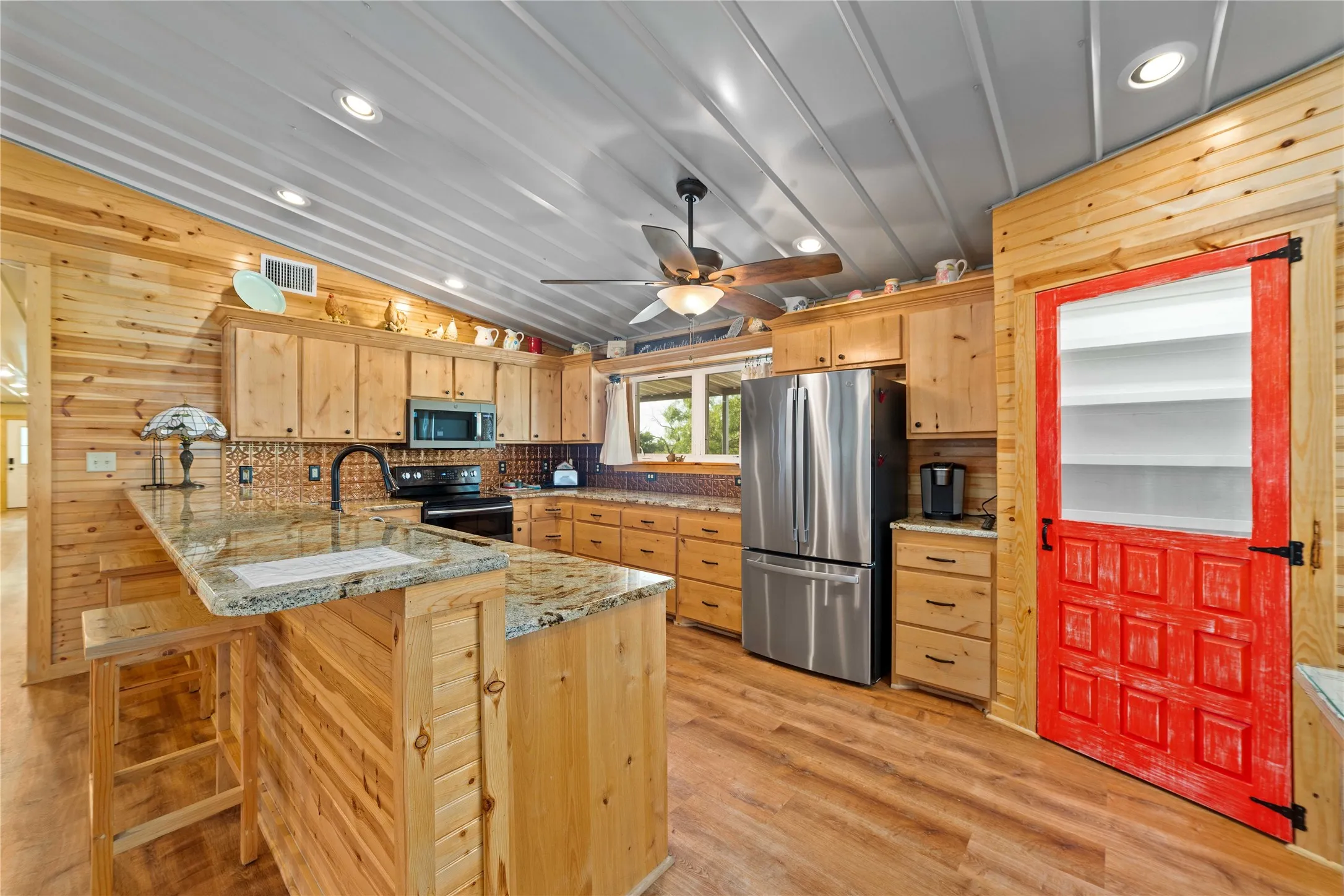 Single Family Residence For Rent in Coleman County , 970 CR 256, Coleman, Texas 76834, 3 Bedroom, 2 Bathroom, 3 Garage spaces, 2,250 Sqft, built in 2016, mls#21327068, Real Estate Agent in Coleman, Homes For Rent in Coleman county, Homes For Rent in Coleman, Realtor in Coleman Texas, Real Estate Brokerage Independent Realty Texas, Luminita Cordes Realtor
