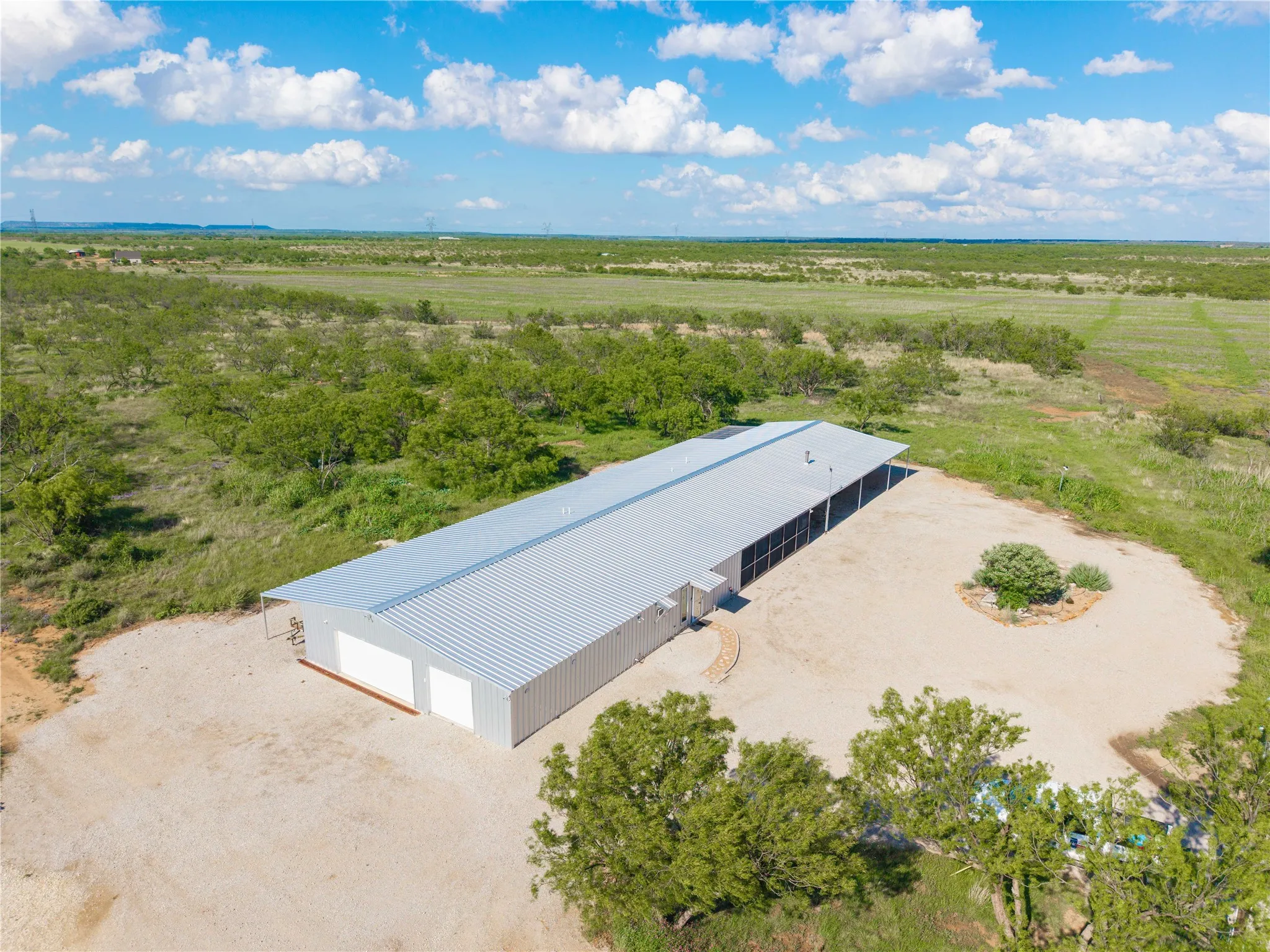 Single Family Residence For Rent in Coleman County , 970 CR 256, Coleman, Texas 76834, 3 Bedroom, 2 Bathroom, 3 Garage spaces, 2,250 Sqft, built in 2016, mls#21327068, Real Estate Agent in Coleman, Homes For Rent in Coleman county, Homes For Rent in Coleman, Realtor in Coleman Texas, Real Estate Brokerage Independent Realty Texas, Luminita Cordes Realtor