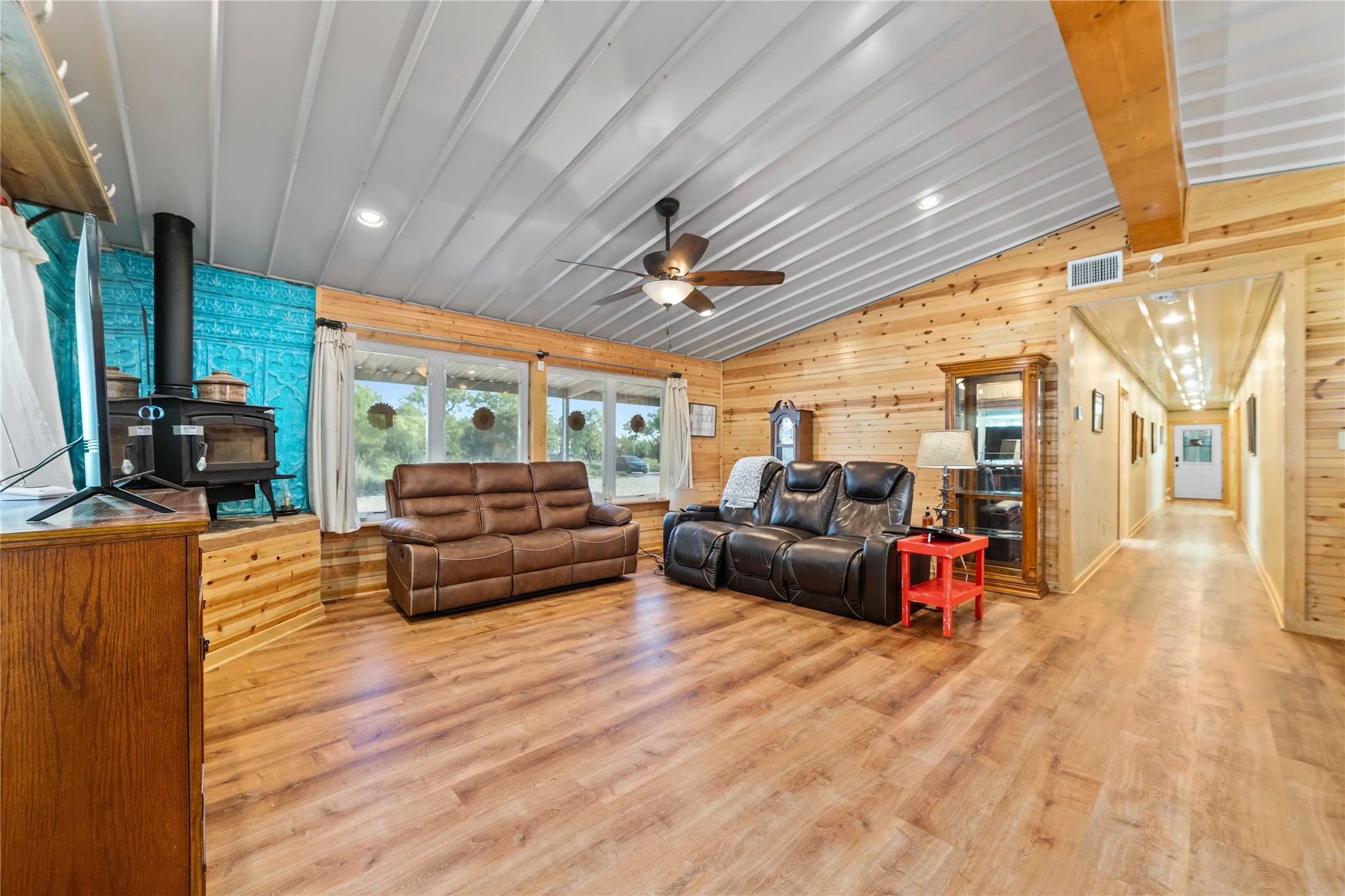 Single Family Residence For Rent in Coleman County , 970 CR 256, Coleman, Texas 76834, 3 Bedroom, 2 Bathroom, 3 Garage spaces, 2,250 Sqft, built in 2016, mls#21327068, Real Estate Agent in Coleman, Homes For Rent in Coleman county, Homes For Rent in Coleman, Realtor in Coleman Texas, Real Estate Brokerage Independent Realty Texas, Luminita Cordes Realtor