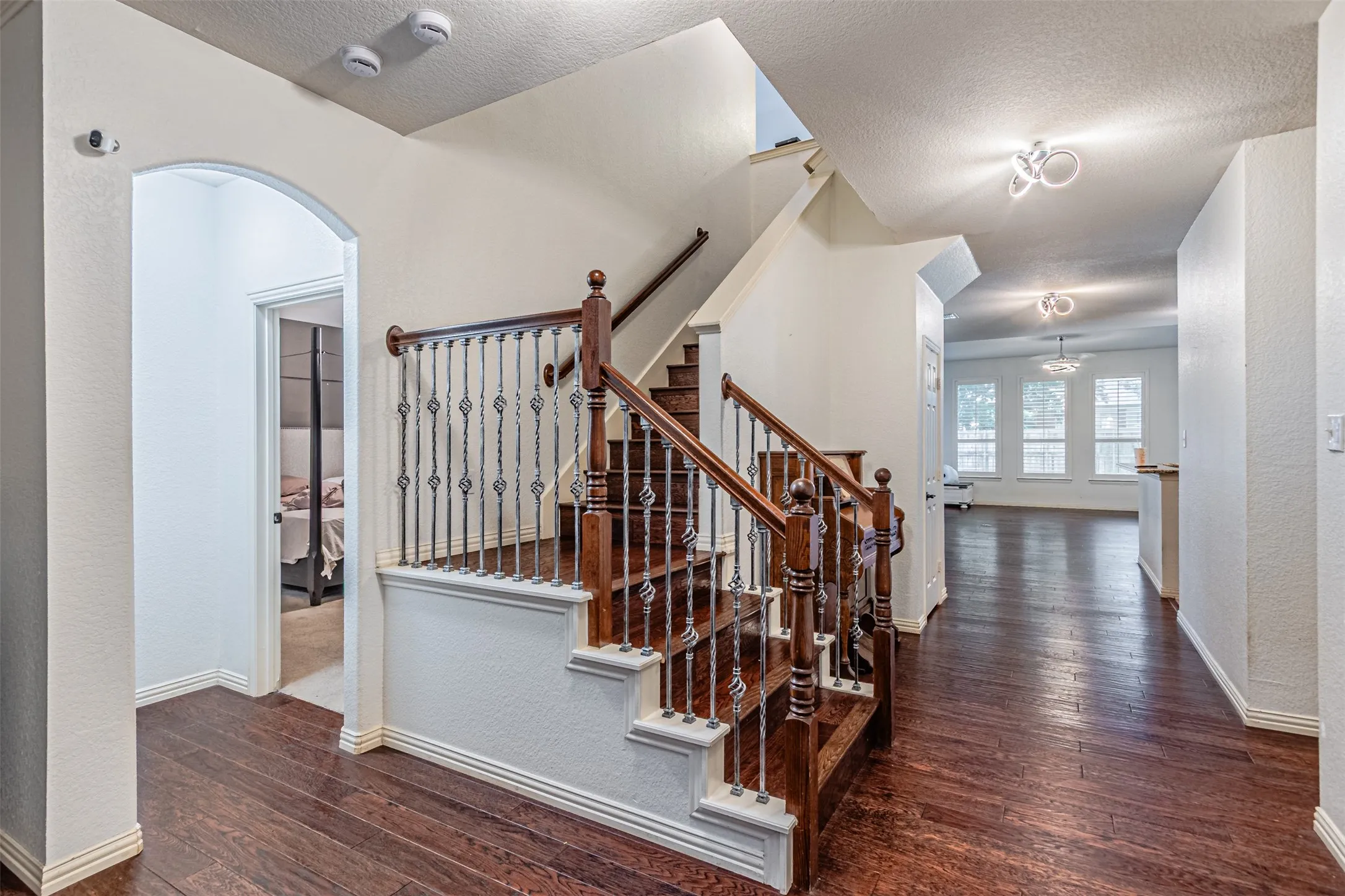 Single Family Residence For Sale in Collin County , 170 Bryan Street, Prosper, Texas 75078, 5 Bedroom, 4 Bathroom, 3 Garage spaces, 3,265 Sqft, built in 2005, mls#21325800, Real Estate Agent in Prosper, Homes For Sale in Collin county, Homes For Sale in Prosper, Realtor in Prosper Texas, Real Estate Brokerage Independent Realty Texas, Luminita Cordes Realtor