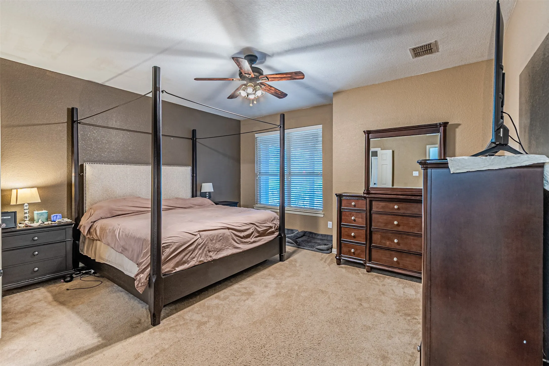 Single Family Residence For Sale in Collin County , 170 Bryan Street, Prosper, Texas 75078, 5 Bedroom, 4 Bathroom, 3 Garage spaces, 3,265 Sqft, built in 2005, mls#21325800, Real Estate Agent in Prosper, Homes For Sale in Collin county, Homes For Sale in Prosper, Realtor in Prosper Texas, Real Estate Brokerage Independent Realty Texas, Luminita Cordes Realtor